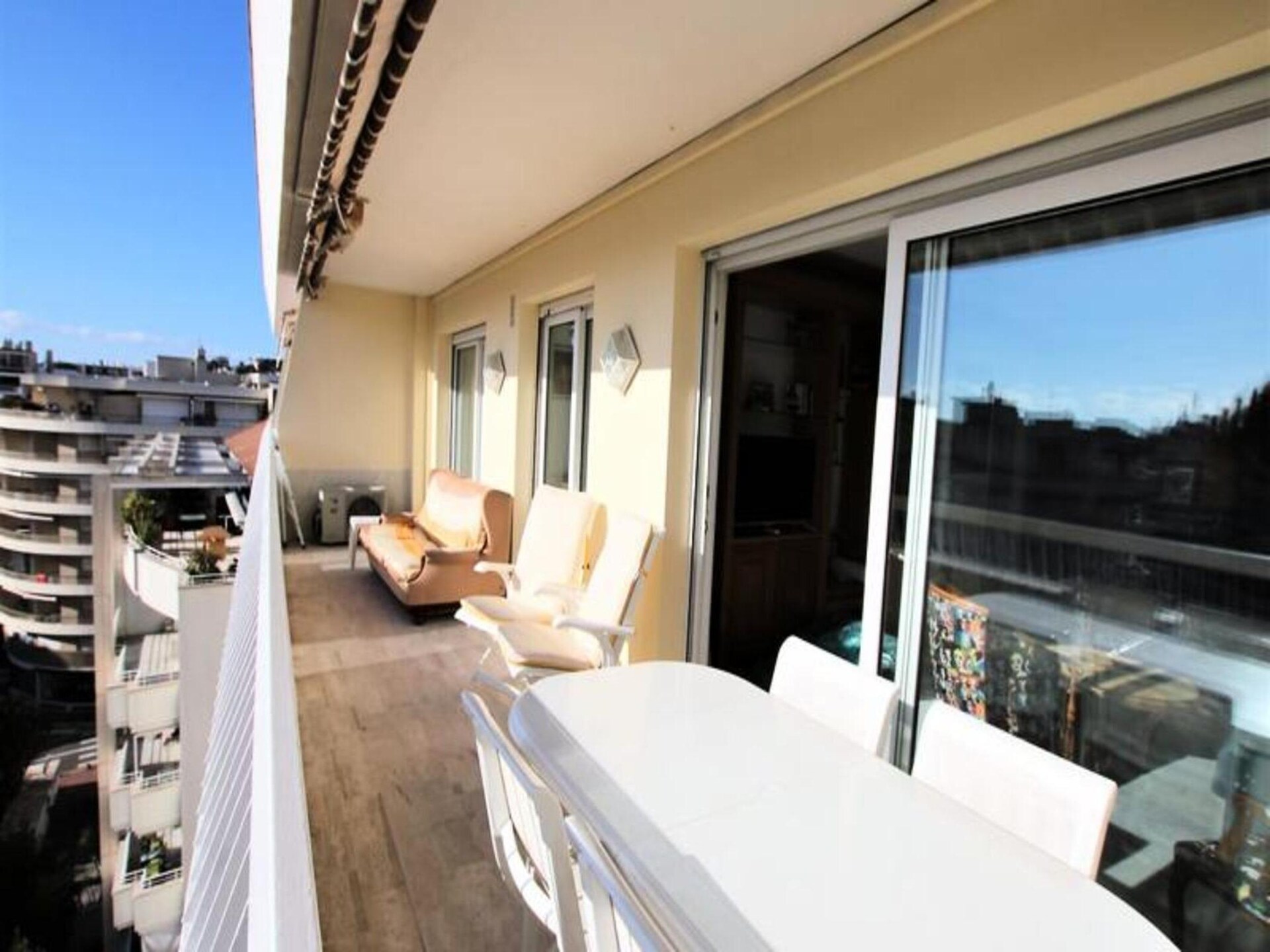 Luxe 5-persoons appartement met airco in hartje Cannes, 200m van La Croisette - foto 27