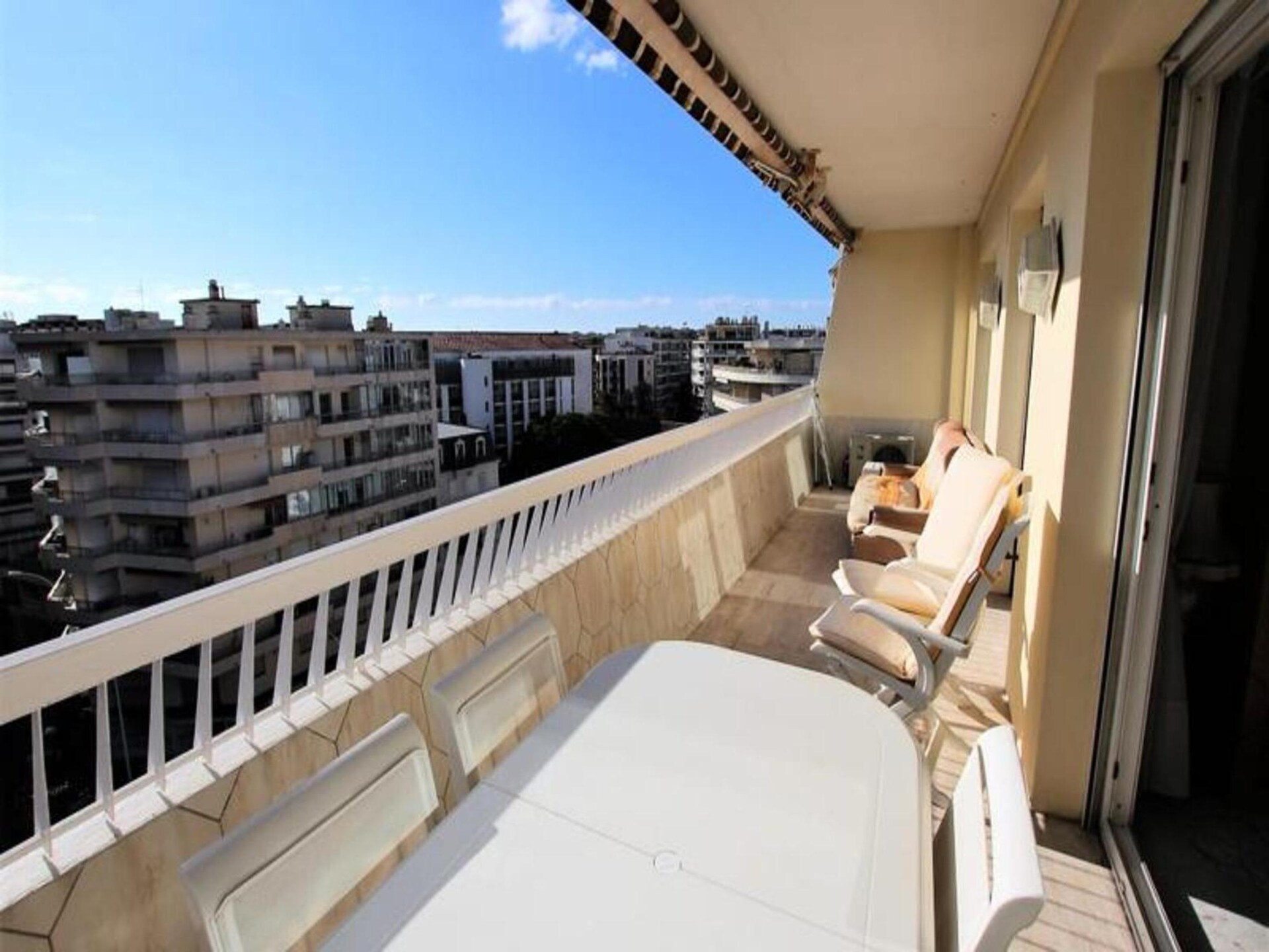 Luxe 5-persoons appartement met airco in hartje Cannes, 200m van La Croisette - foto 29