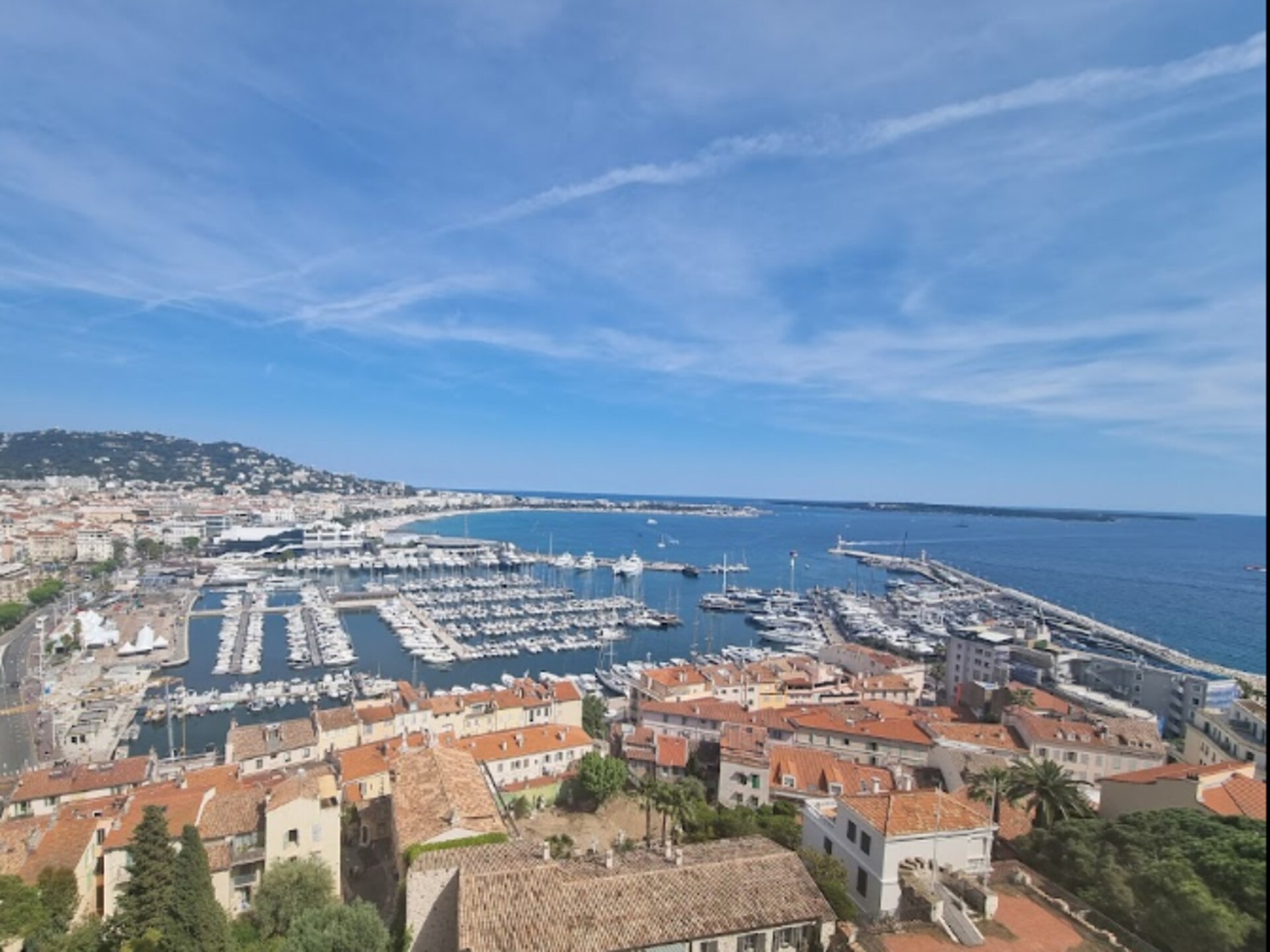 Panoramisch appartement met zwembad en uitzicht op de Baai van Cannes - foto 8