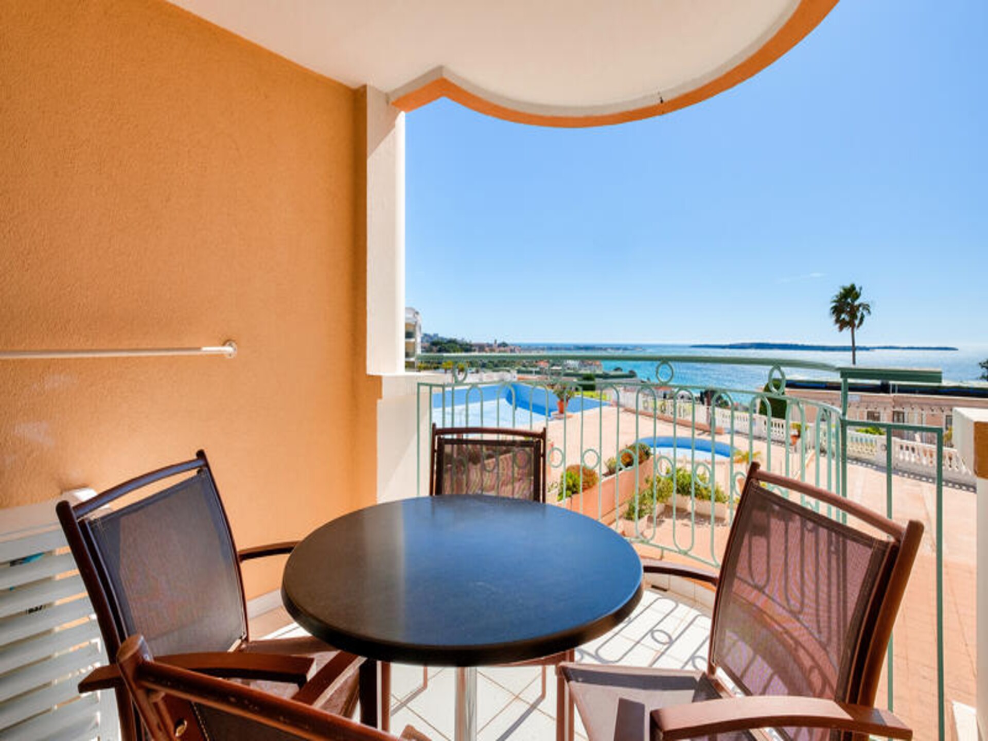 Panoramisch appartement met zeezicht in weelderig park nabij Cannes centrum - foto 22