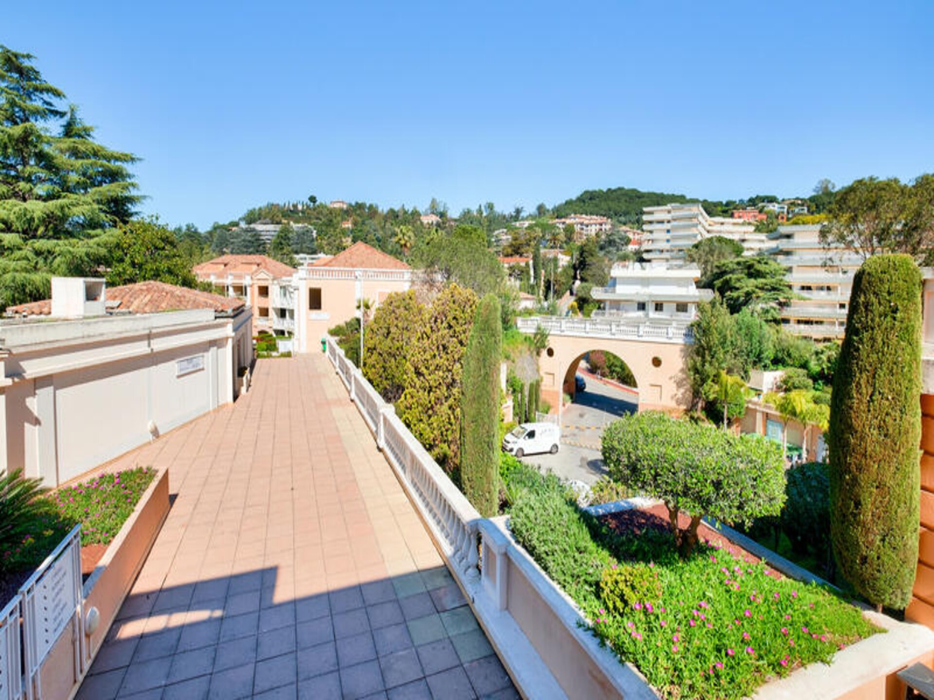 Panoramisch appartement met zeezicht in weelderig park nabij Cannes centrum - foto 24