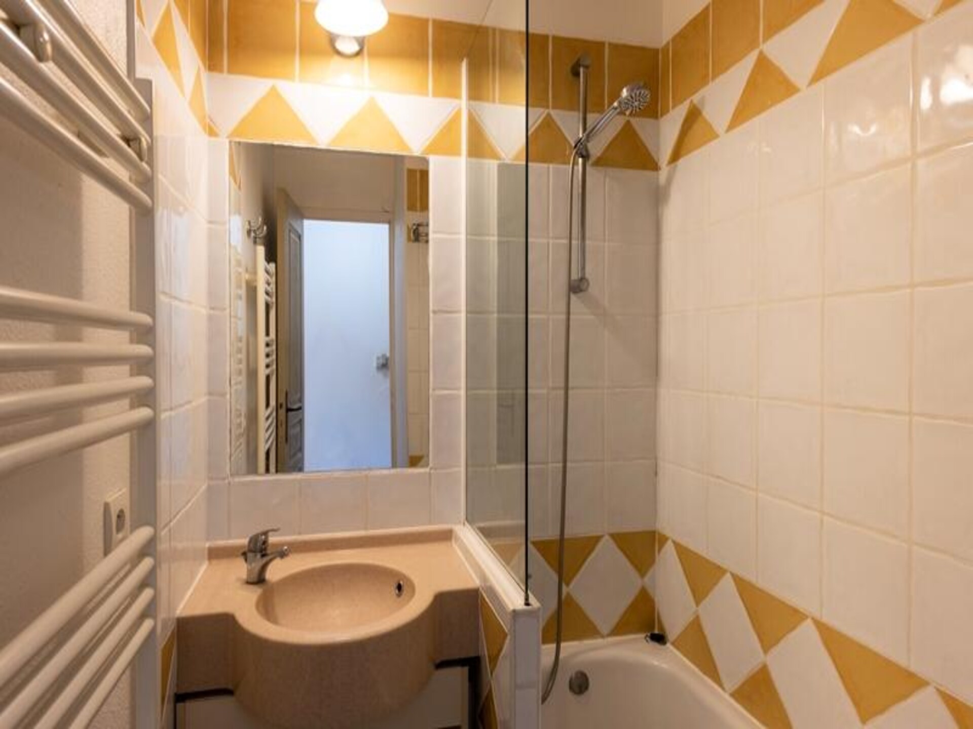 Rustiek appartement in Cannes met zwembad, tuin en zeezicht voor 6 personen - foto 24