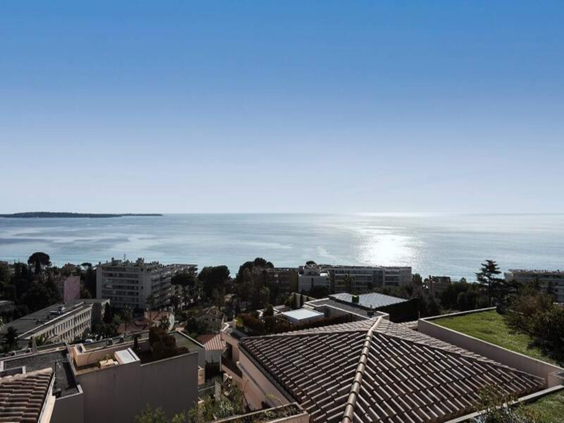 Groen appartement bij Cannes met zwembad en zeezicht op 800m van strand - foto 16