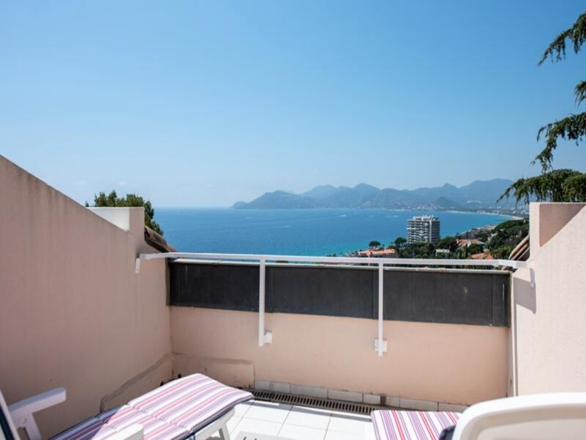 Luxe duplex met zeezicht en tuin nabij het strand van Cannes - foto 17