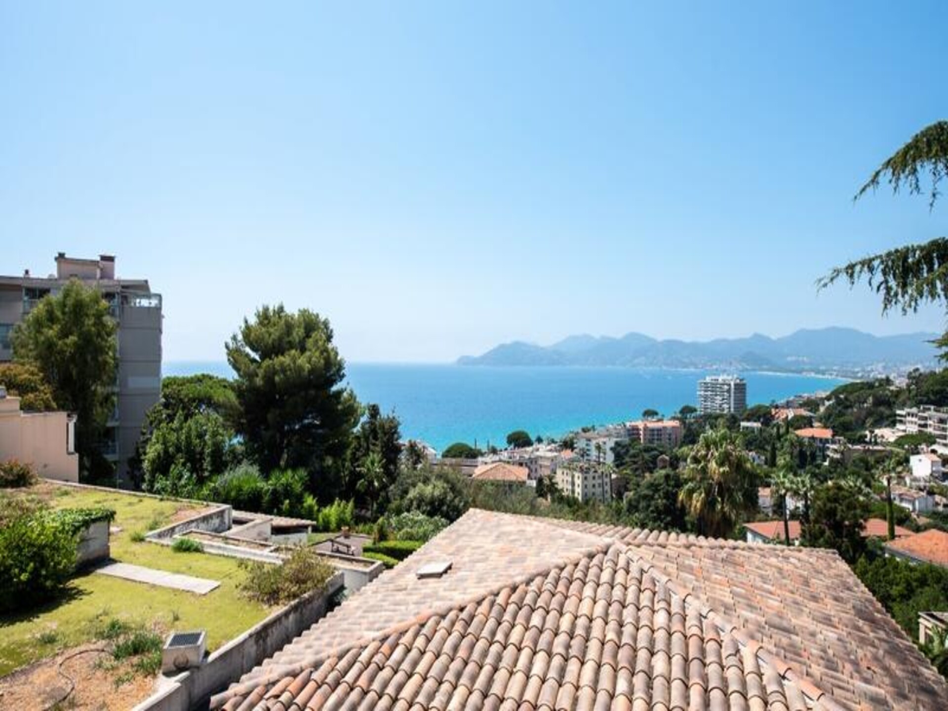 Luxe duplex met zeezicht en tuin nabij het strand van Cannes - foto 30