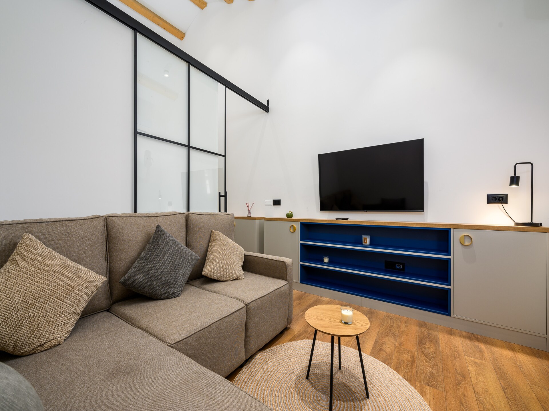 Modern studio-appartement in hartje Porec, 250 meter van het strand - foto 2