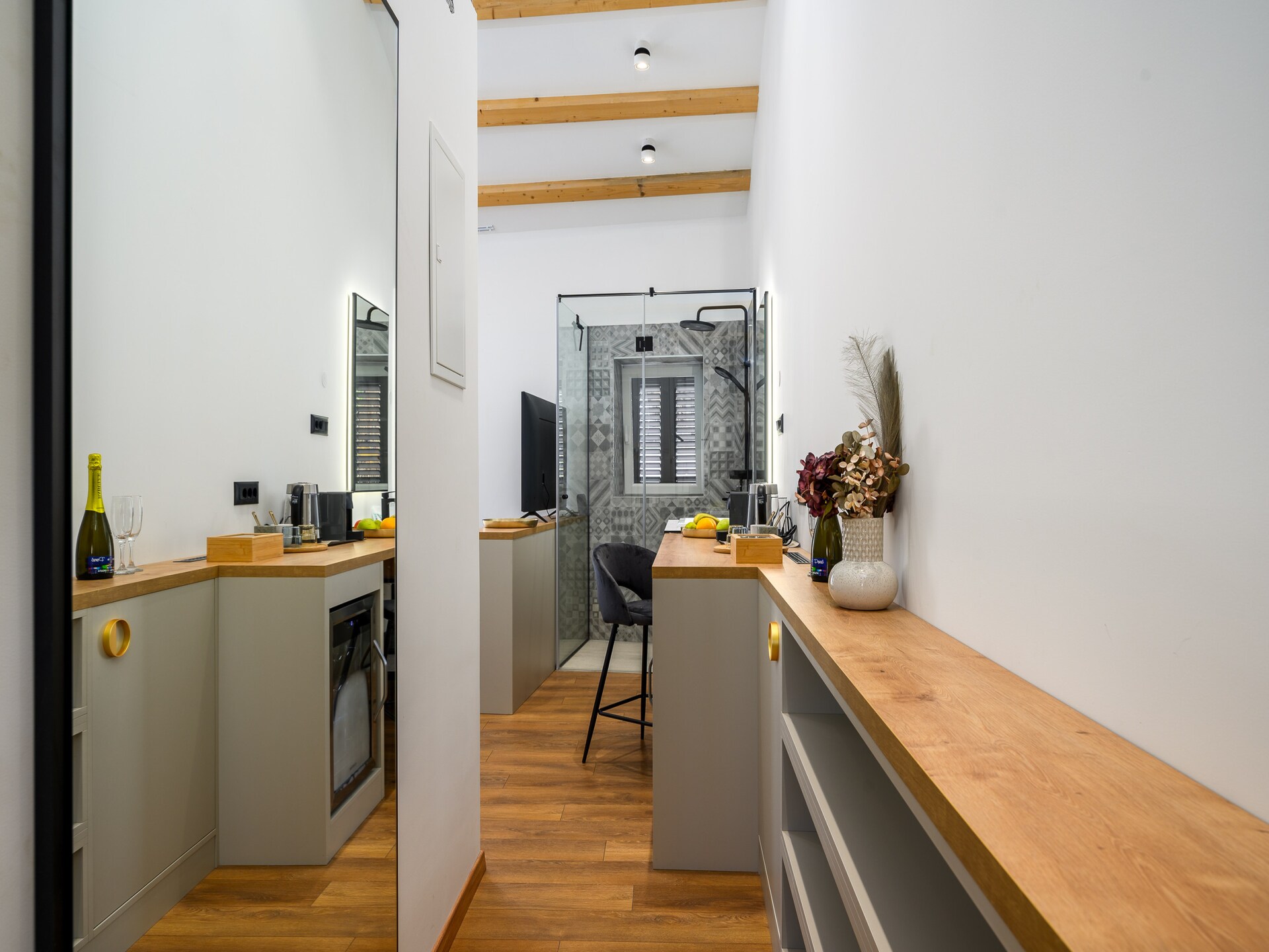 Modern studio-appartement in hartje Porec, 250 meter van het strand - foto 6