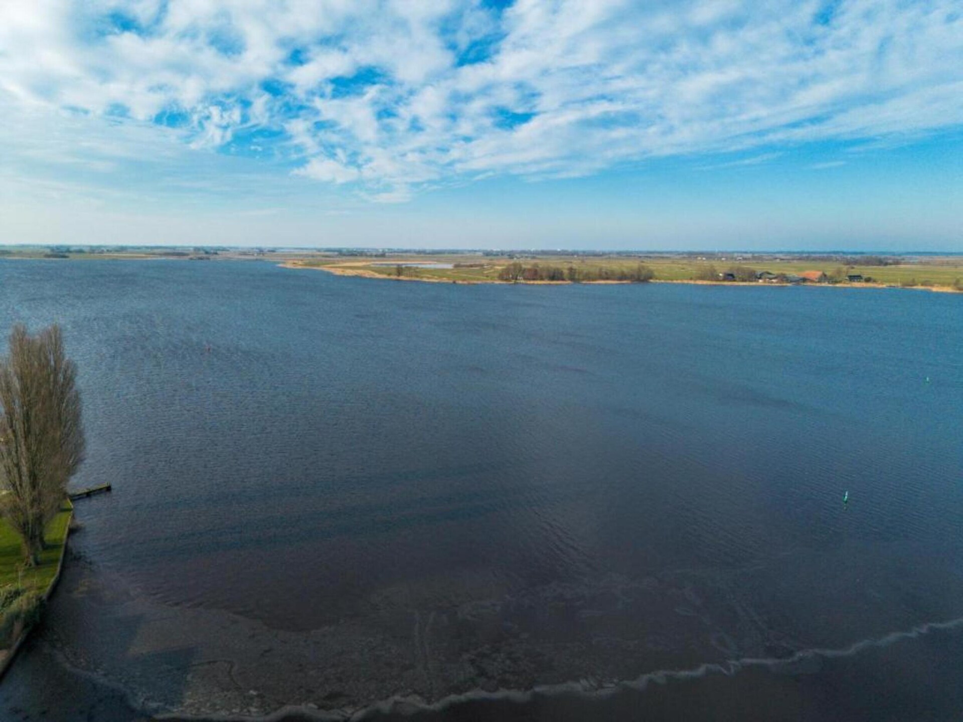 Boerderijchalet aan het Sneekermeer | 3 slaapkamers, eigen aanlegsteiger - foto 17