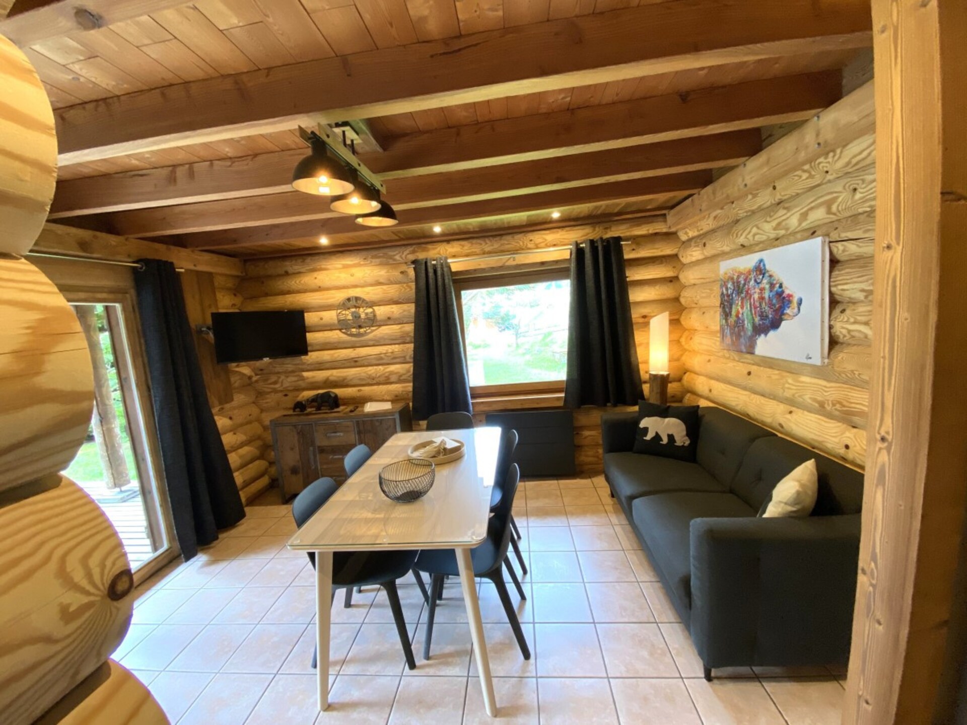 Authentiek blokhut chalet aan de rivier met uitzicht op de bergen - foto 1