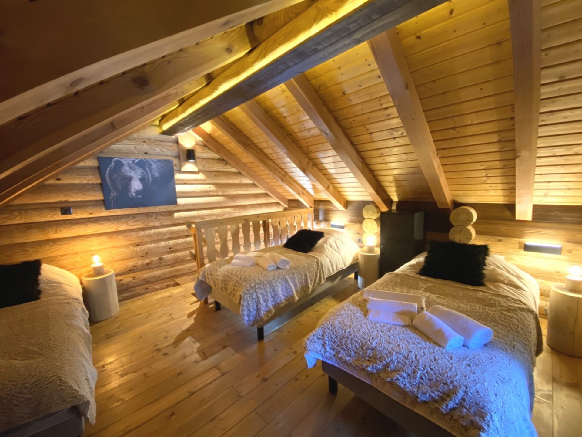 Authentiek blokhut chalet aan de rivier met uitzicht op de bergen - foto 11