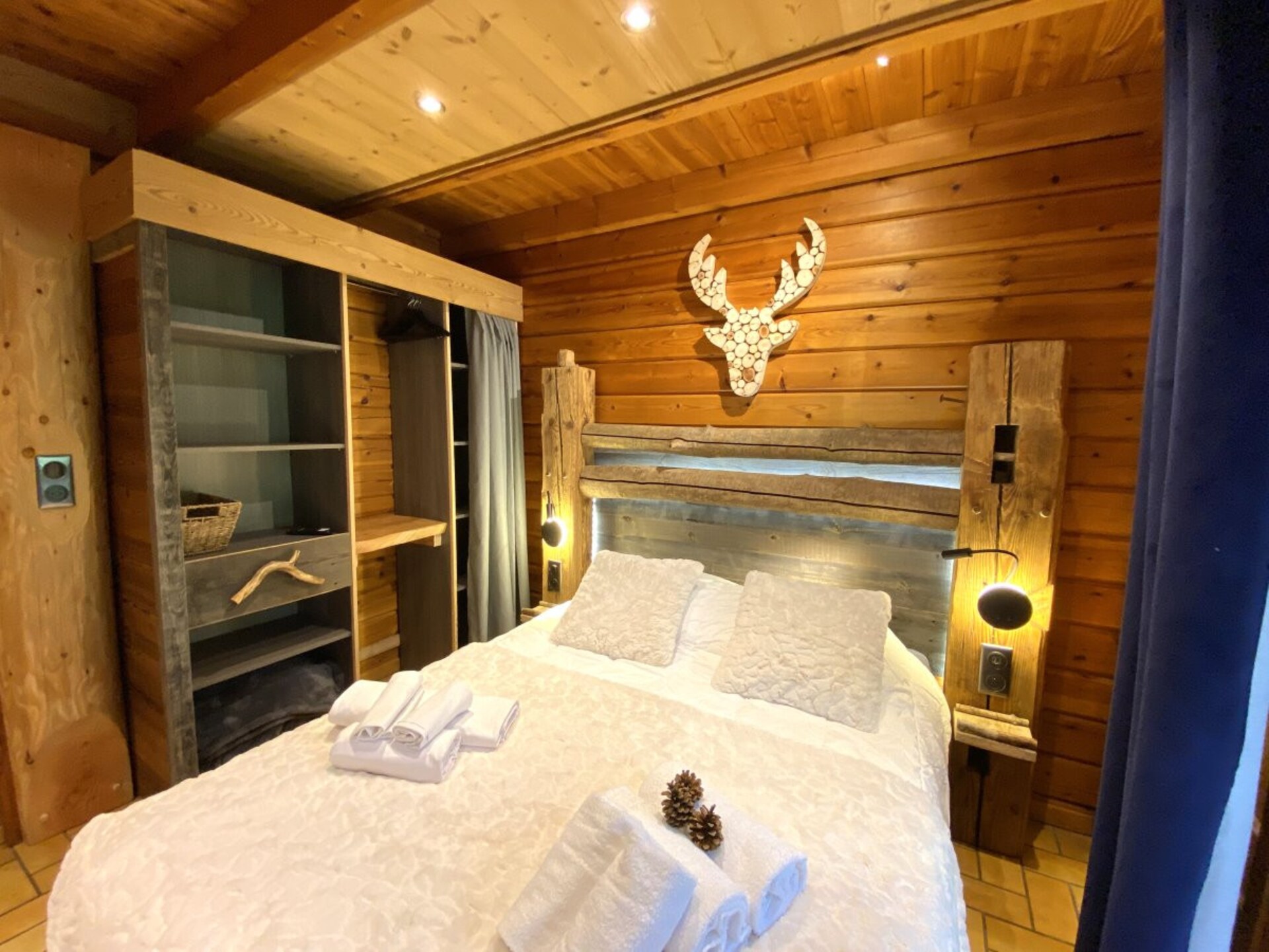 Houten chalet met jacuzzi en uitzicht op de bergen aan de rivier in La Bresse - foto 15