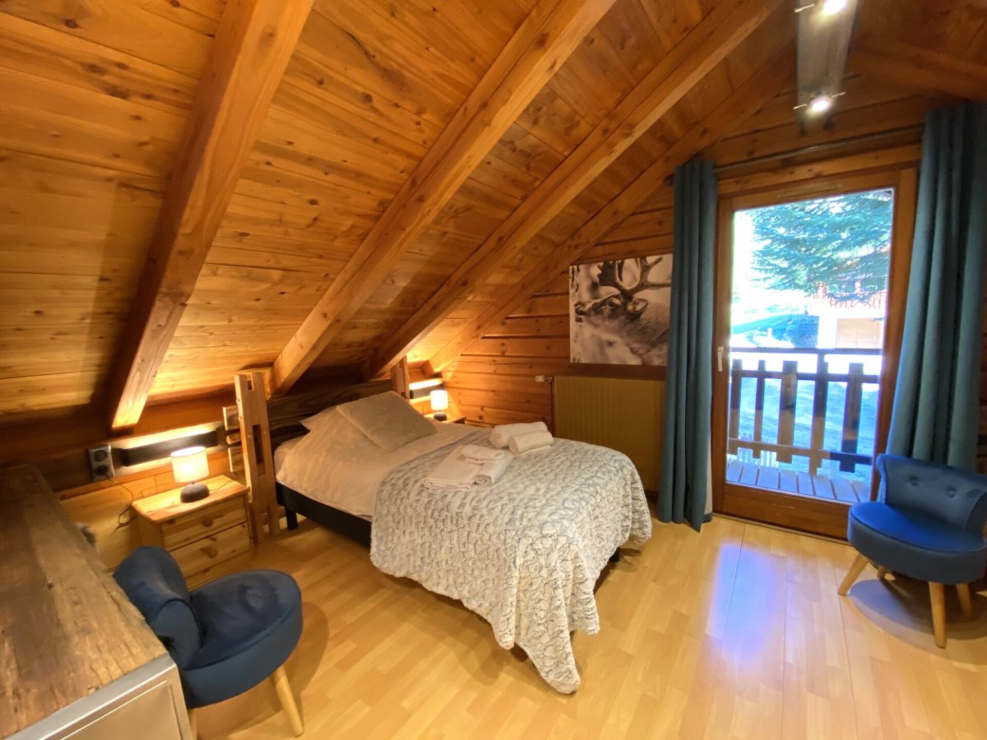 Houten chalet met jacuzzi en uitzicht op de bergen aan de rivier in La Bresse - foto 17