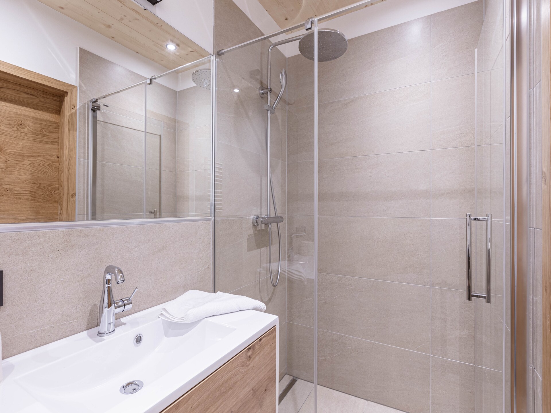 Luxe 88m² suite in Saalbach met ski-in/ski-out, privésauna en buitenzwembad - foto 11