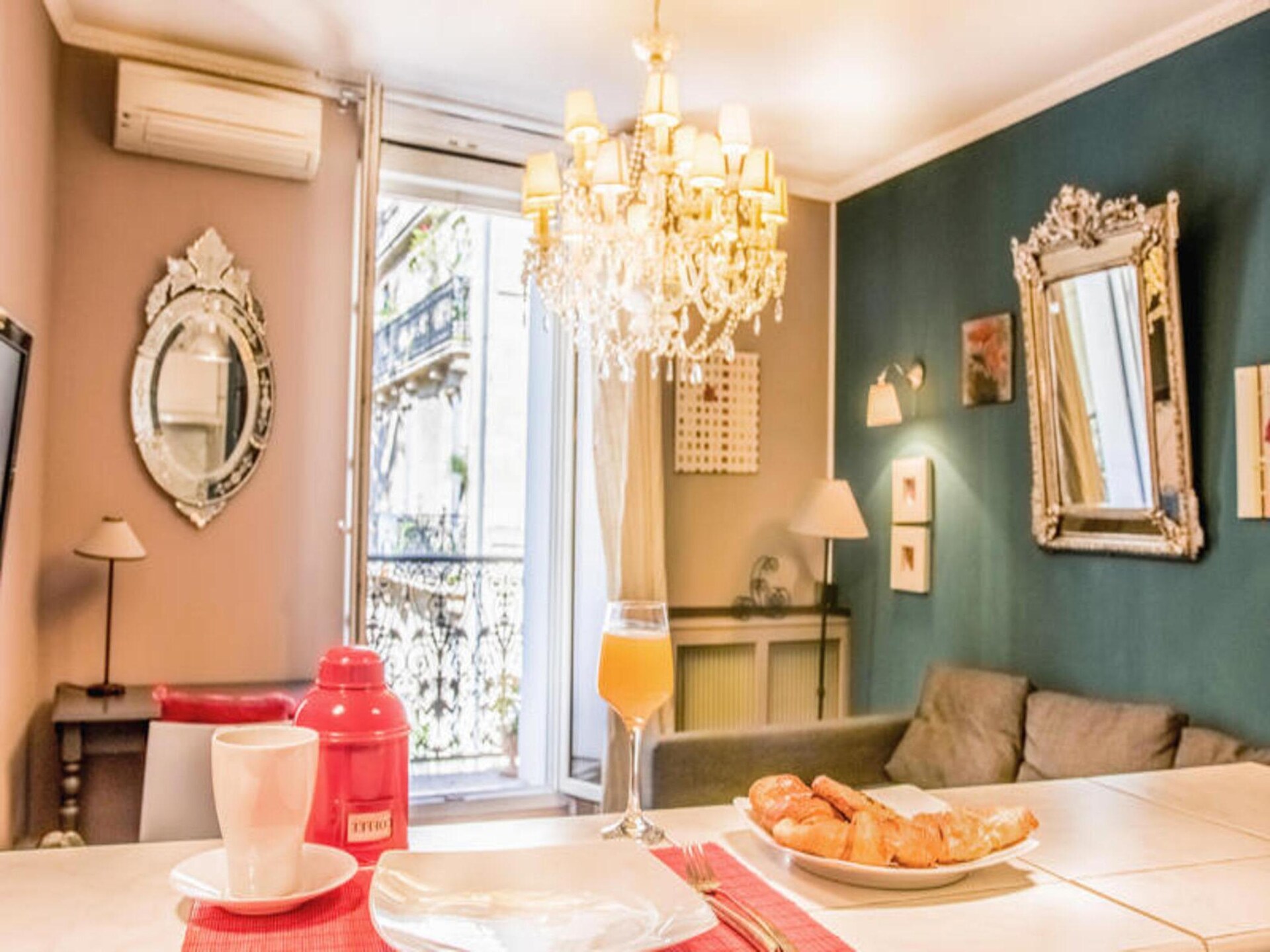 Authentiek bourgeois-appartement aan Place de la Canourgue, Montpellier - foto 1