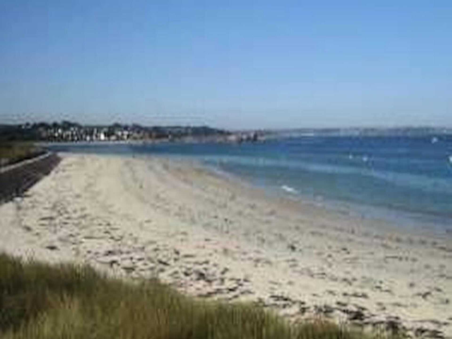 Vrijstaand vakantiehuis aan zee met panoramisch uitzicht over de baai van Port Blanc - foto 17