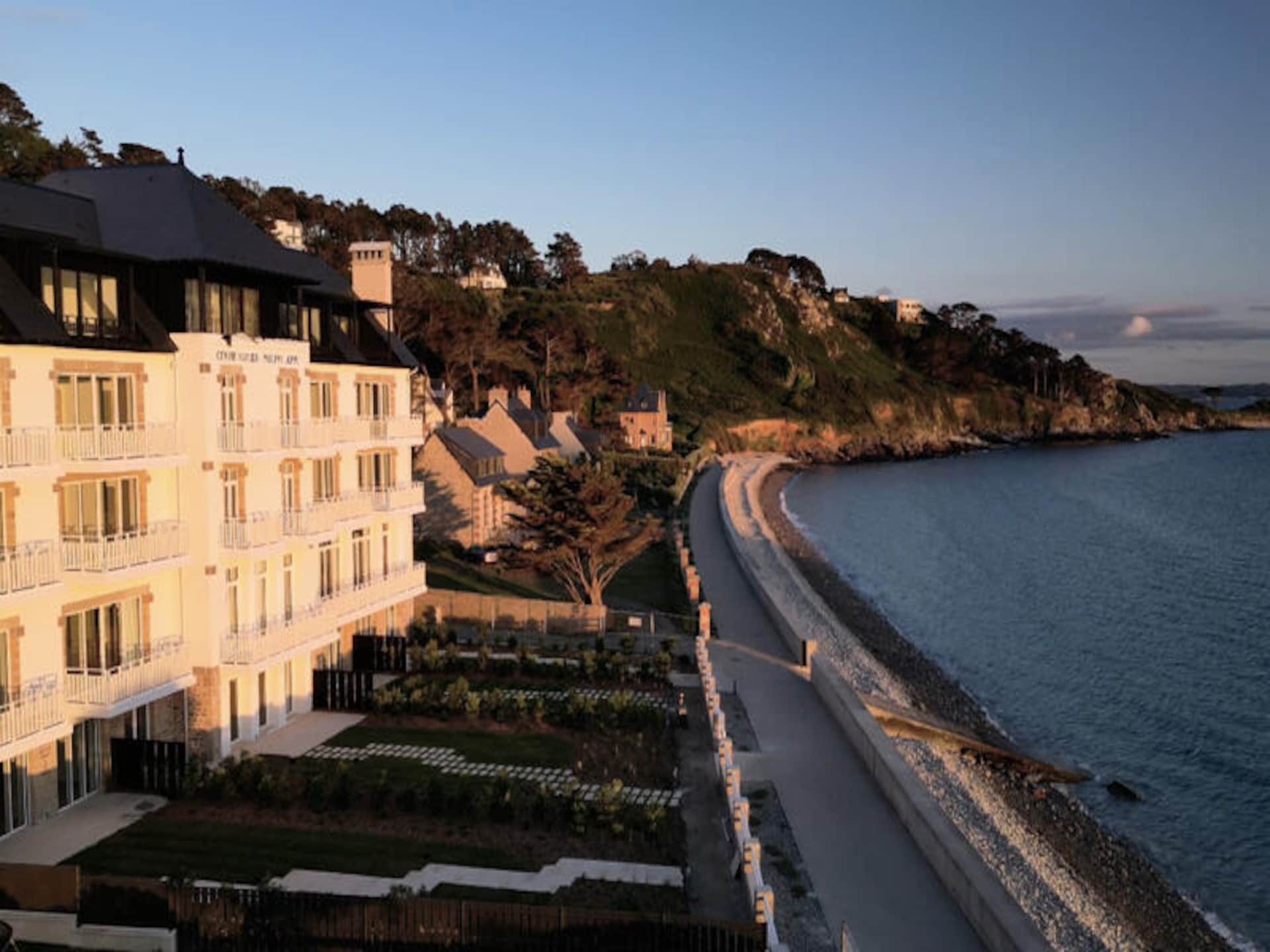 Rouzic: luxe appartement aan zee in Trébeurden met zwembad en terras - foto 37