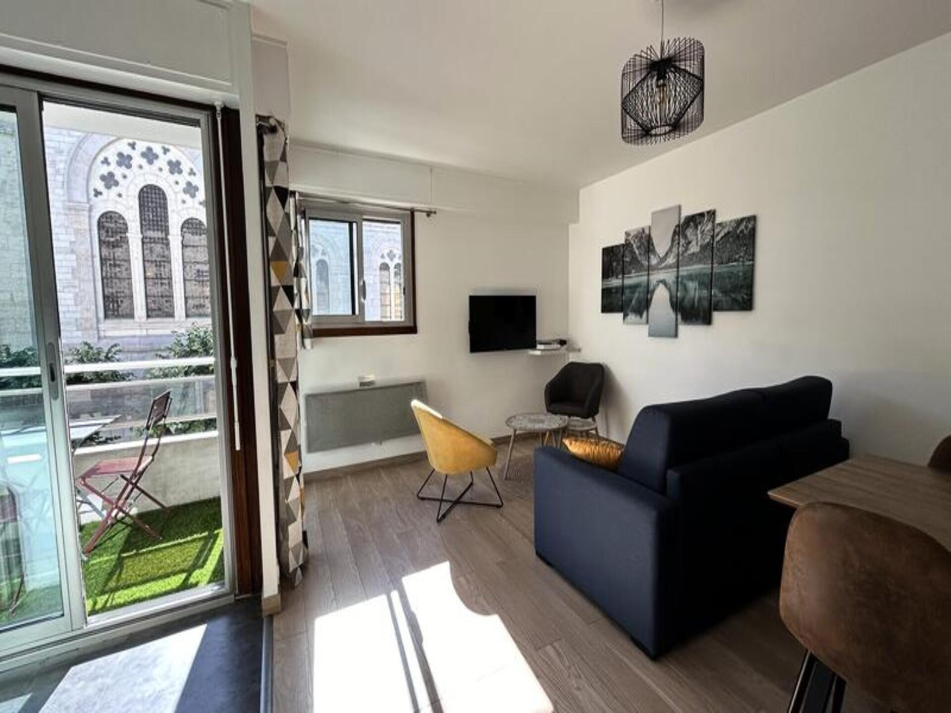 Gerenoveerd 2-kamerappartement met balkon en garage in Aix-les-Bains - foto 12