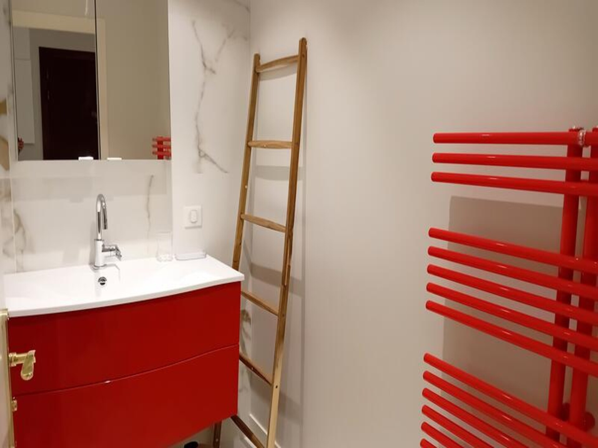 Sfeervol 3-sterren appartement in hartje Aix-les-Bains met balkon - foto 13