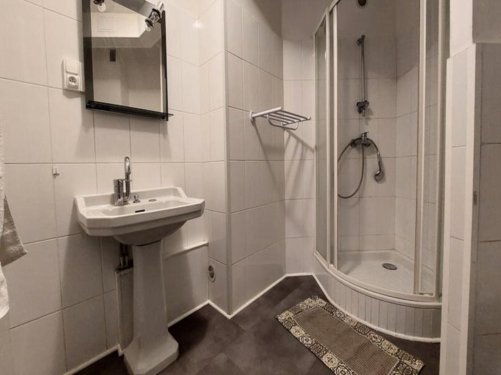 Licht appartement met groot balkon in het hart van Aix-les-Bains - foto 13