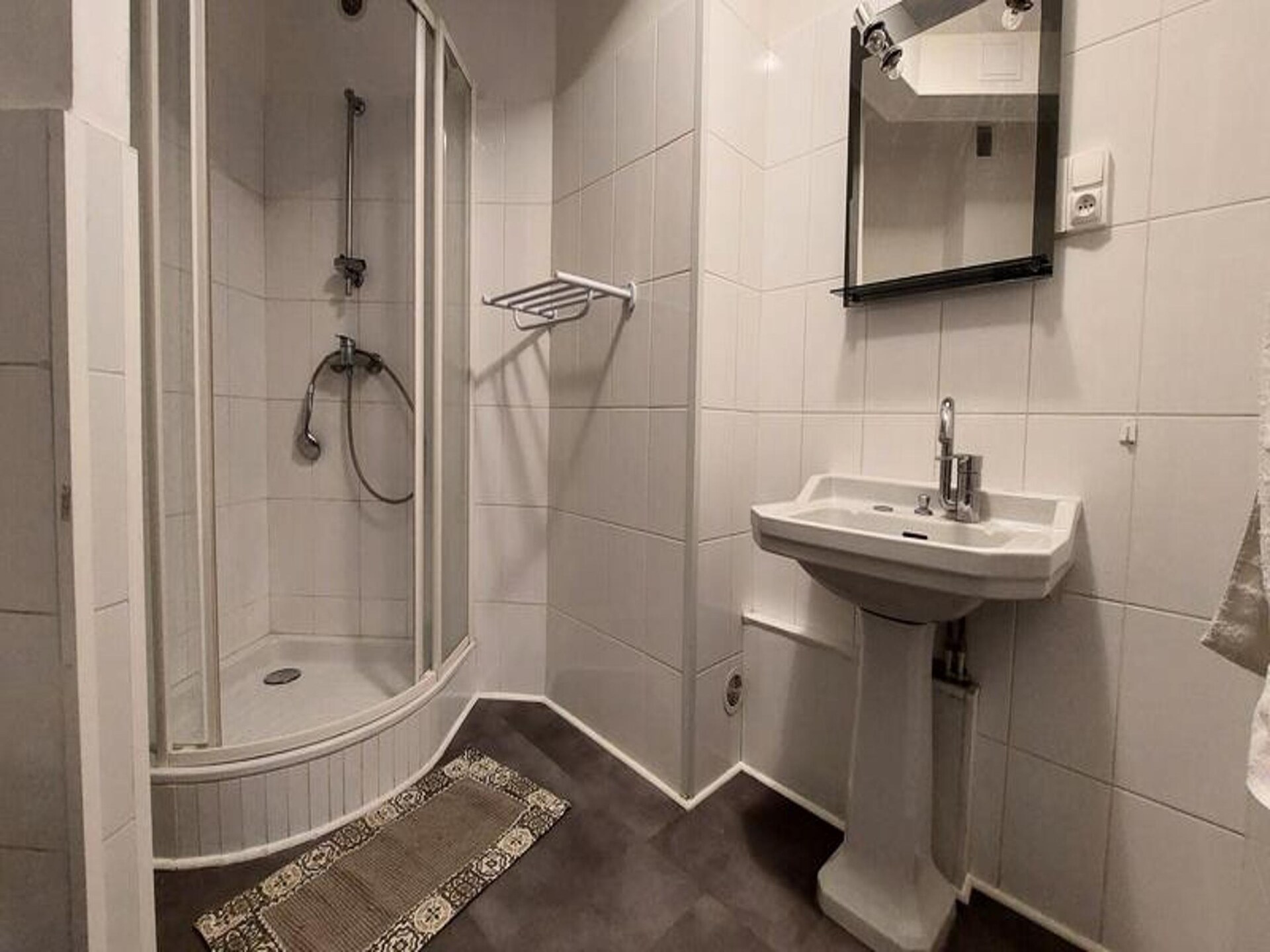Licht appartement met groot balkon in het hart van Aix-les-Bains - foto 23