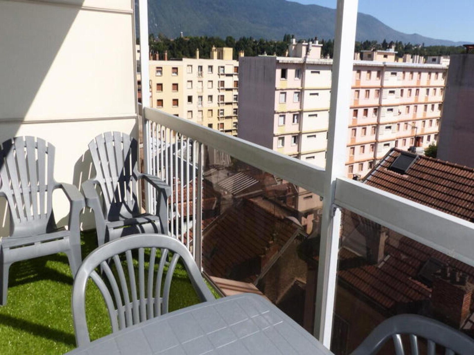Stijlvol 2-kamerappartement met groot balkon in centrum Aix-les-Bains - foto 5