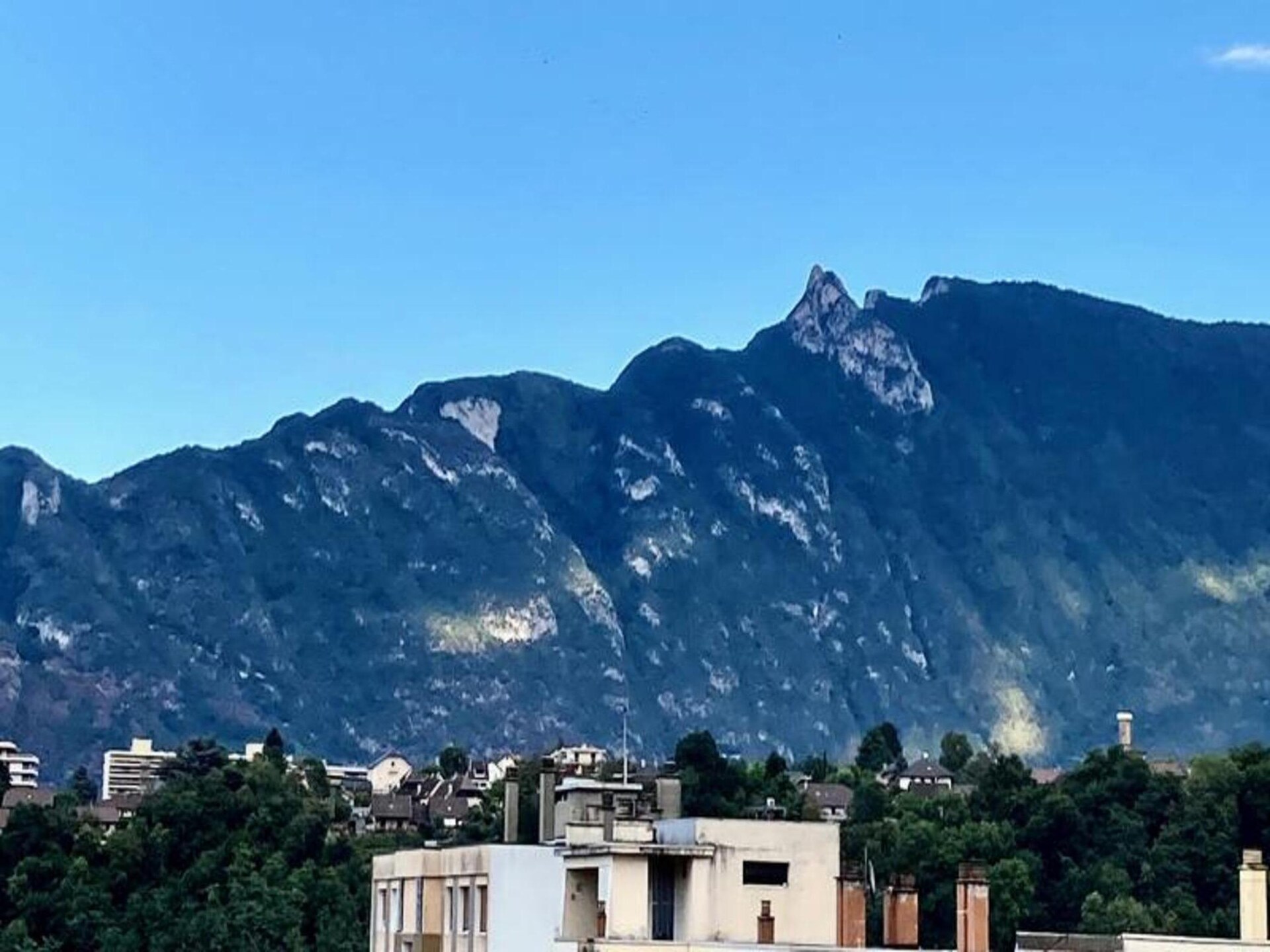 Stijlvol 2-kamerappartement met groot balkon in centrum Aix-les-Bains - foto 30