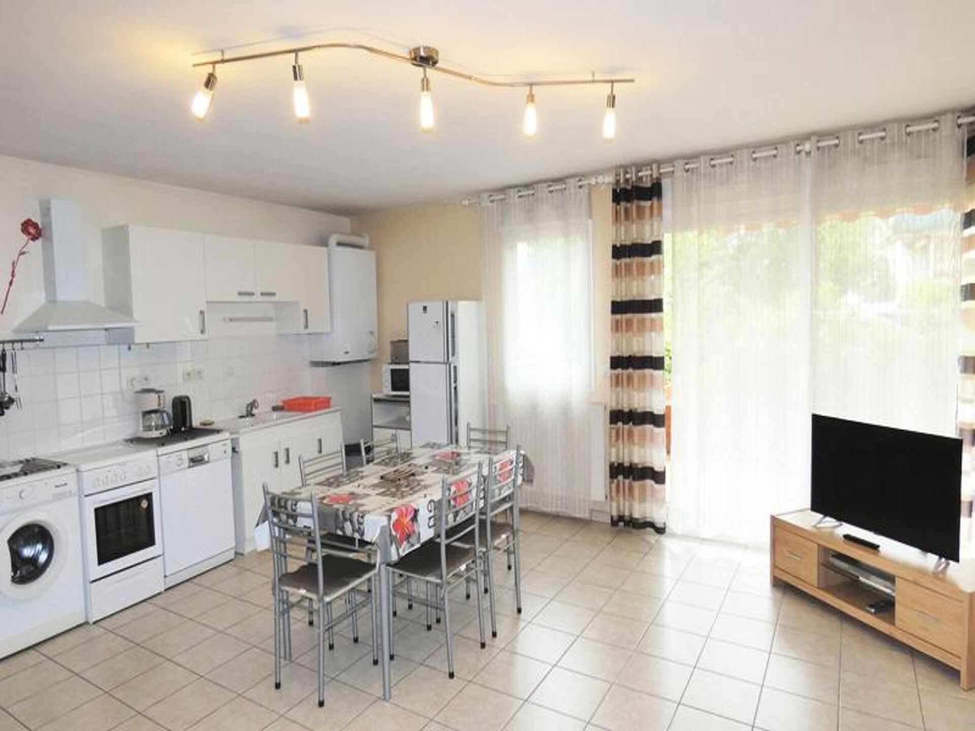 Modern appartement op de begane grond met terras, vlakbij centrum Aix-les-Bains - foto 4