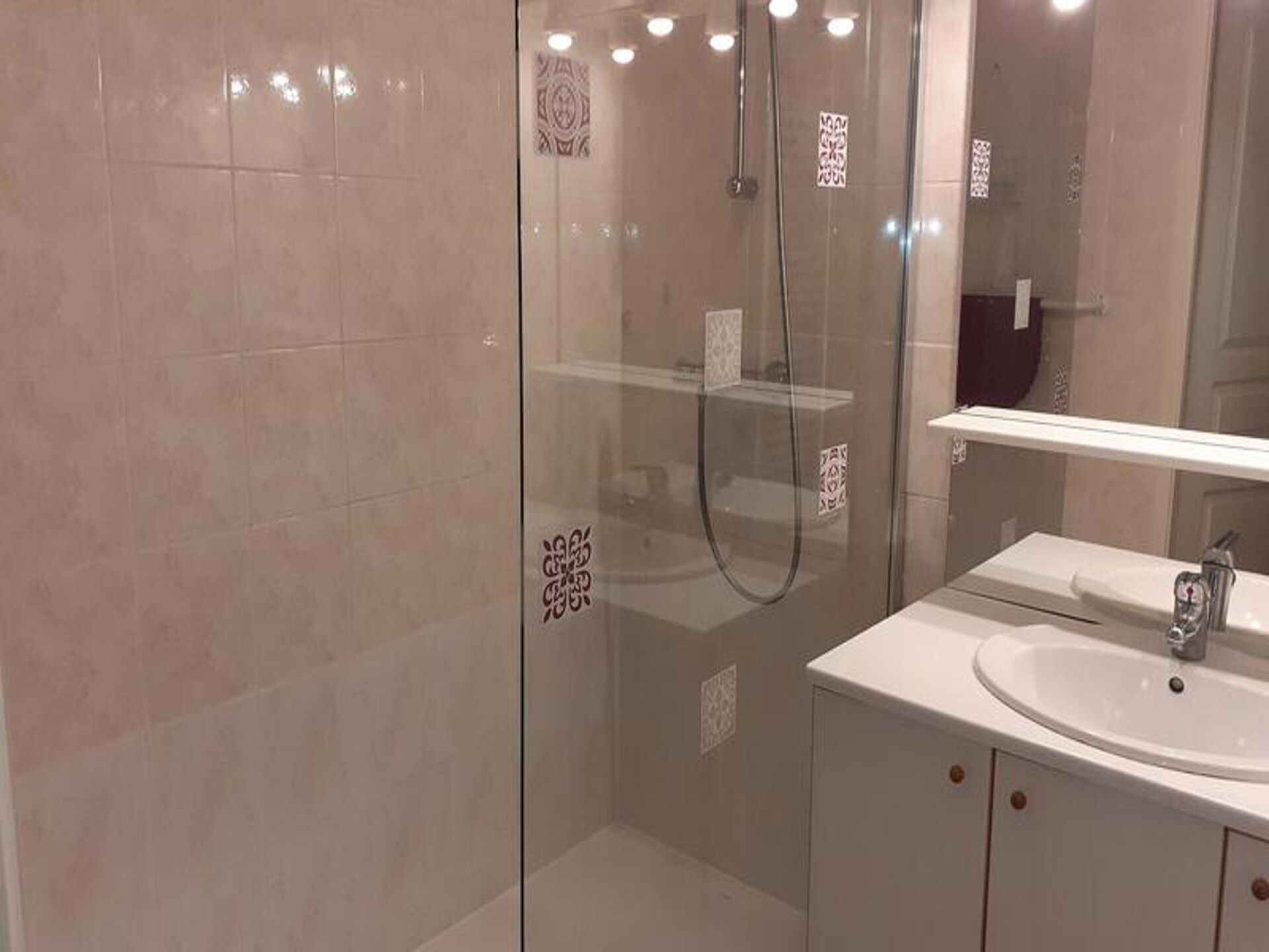 Modern appartement op de begane grond met terras, vlakbij centrum Aix-les-Bains - foto 18