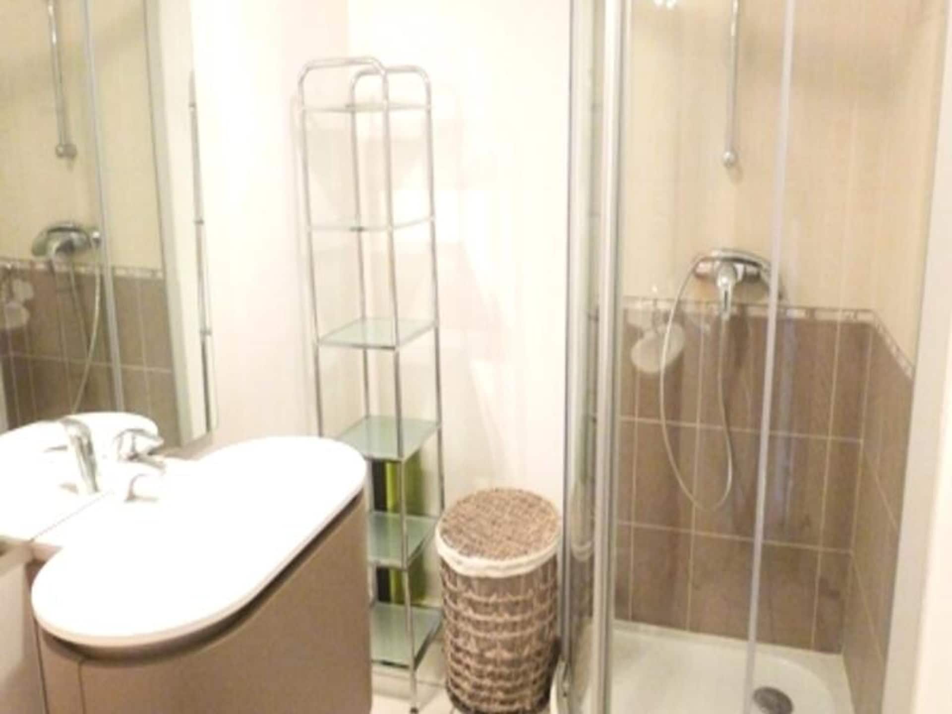 Licht 2-kamerappartement met zonnig terras en privégarage in hartje Aix-les-Bains - foto 19