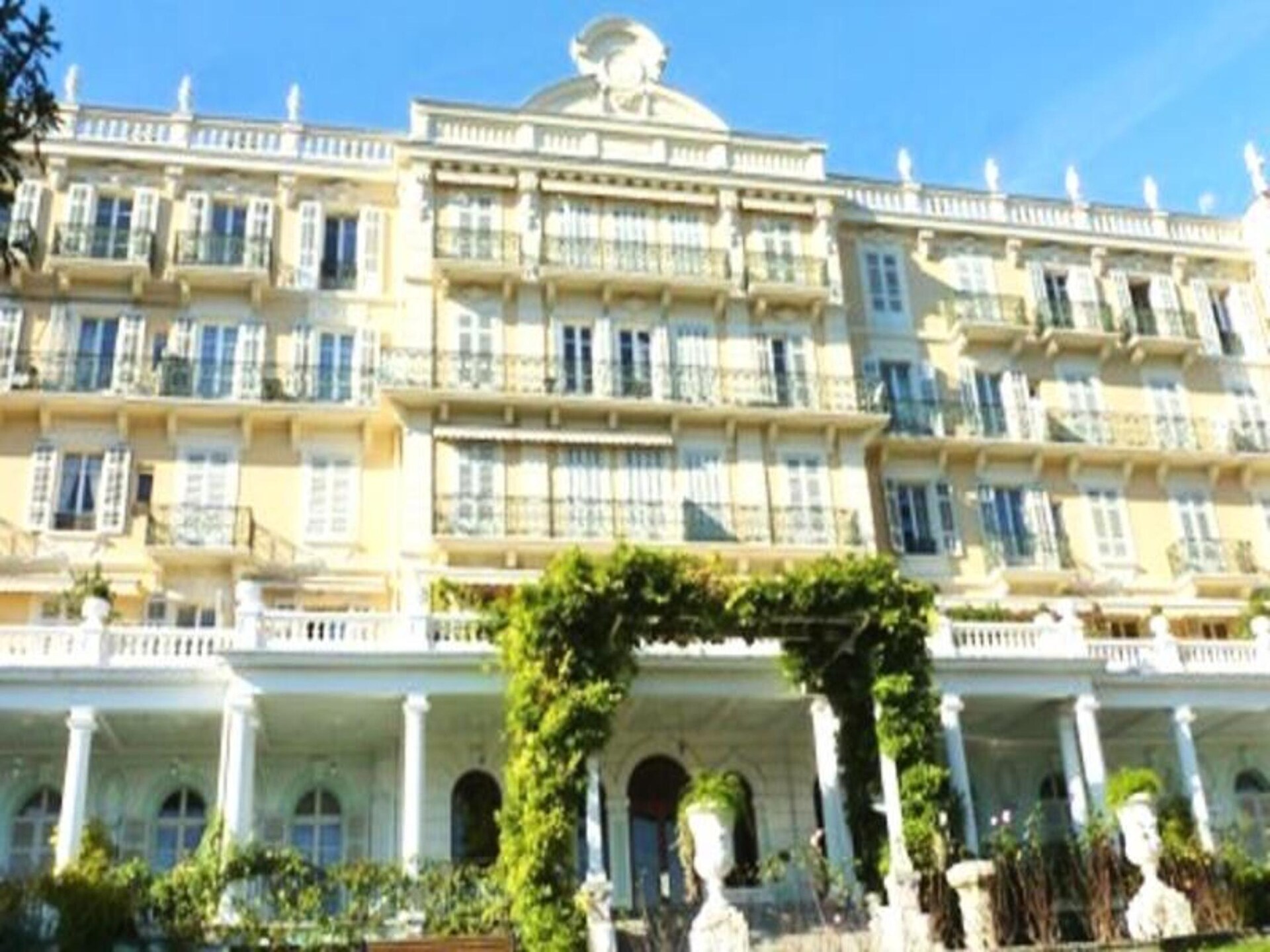 Résidence Le Splendide: Charmant appartement met parkzicht in Aix-les-Bains - foto 11