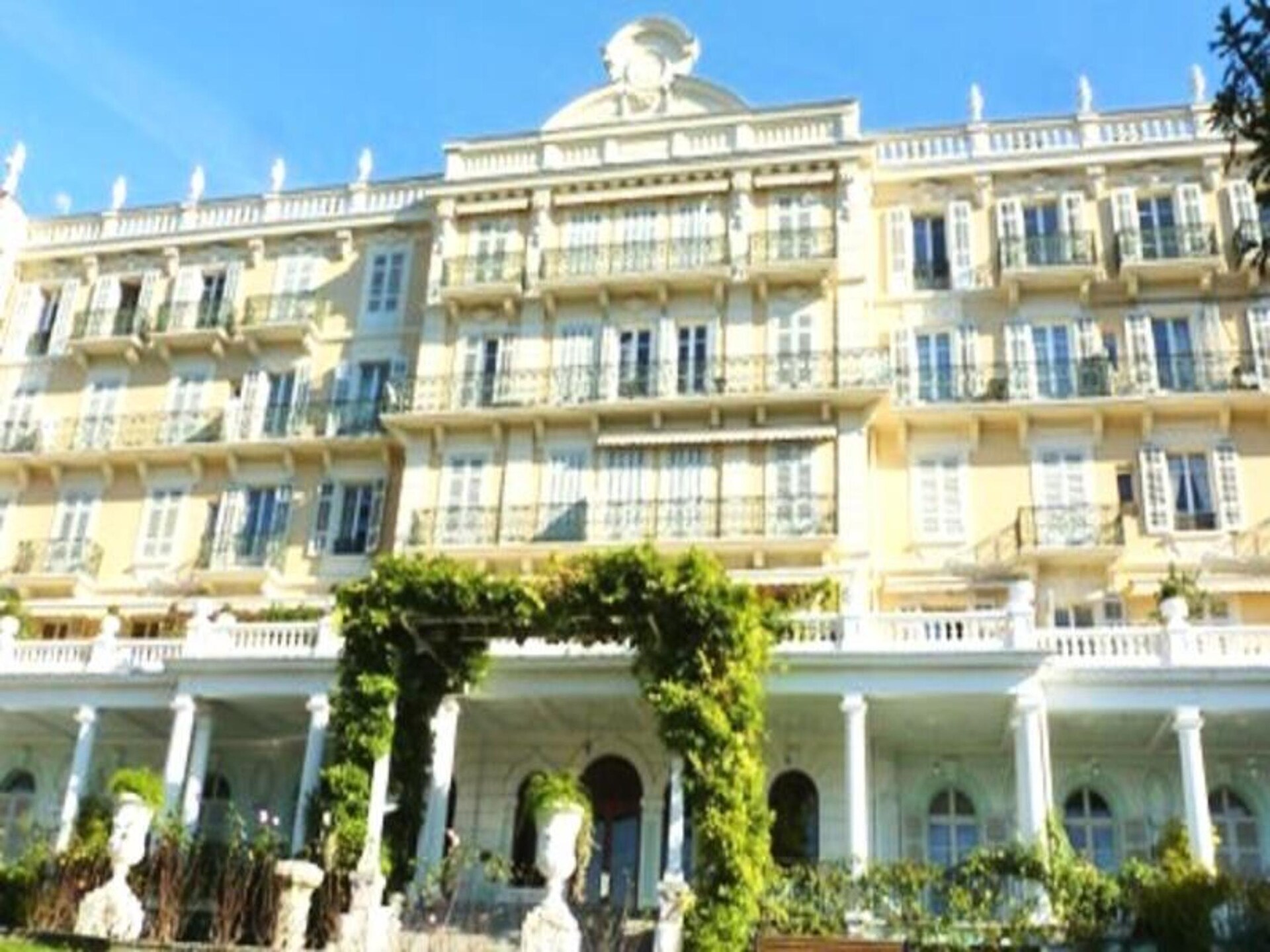 Résidence Le Splendide: Charmant appartement met parkzicht in Aix-les-Bains - foto 12