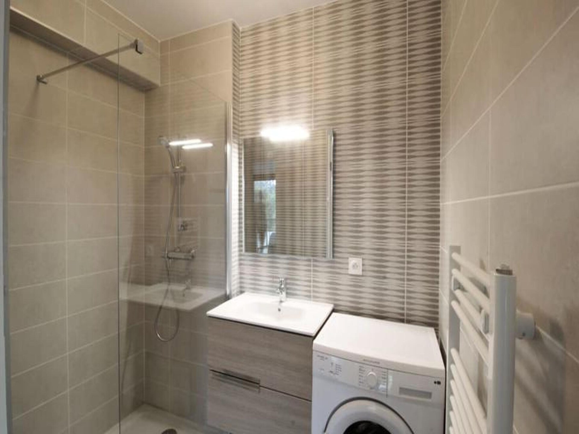 Modern appartement met balkon en uitzicht op de Mont Revard, vlakbij het meer - foto 23