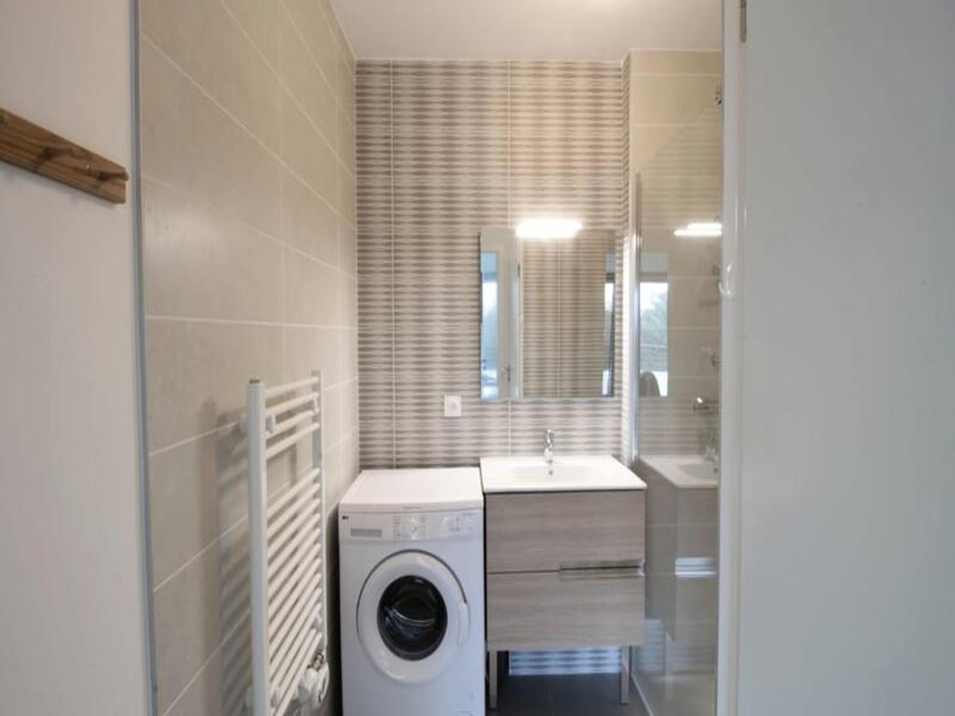 Modern appartement met balkon en uitzicht op de Mont Revard, vlakbij het meer - foto 12