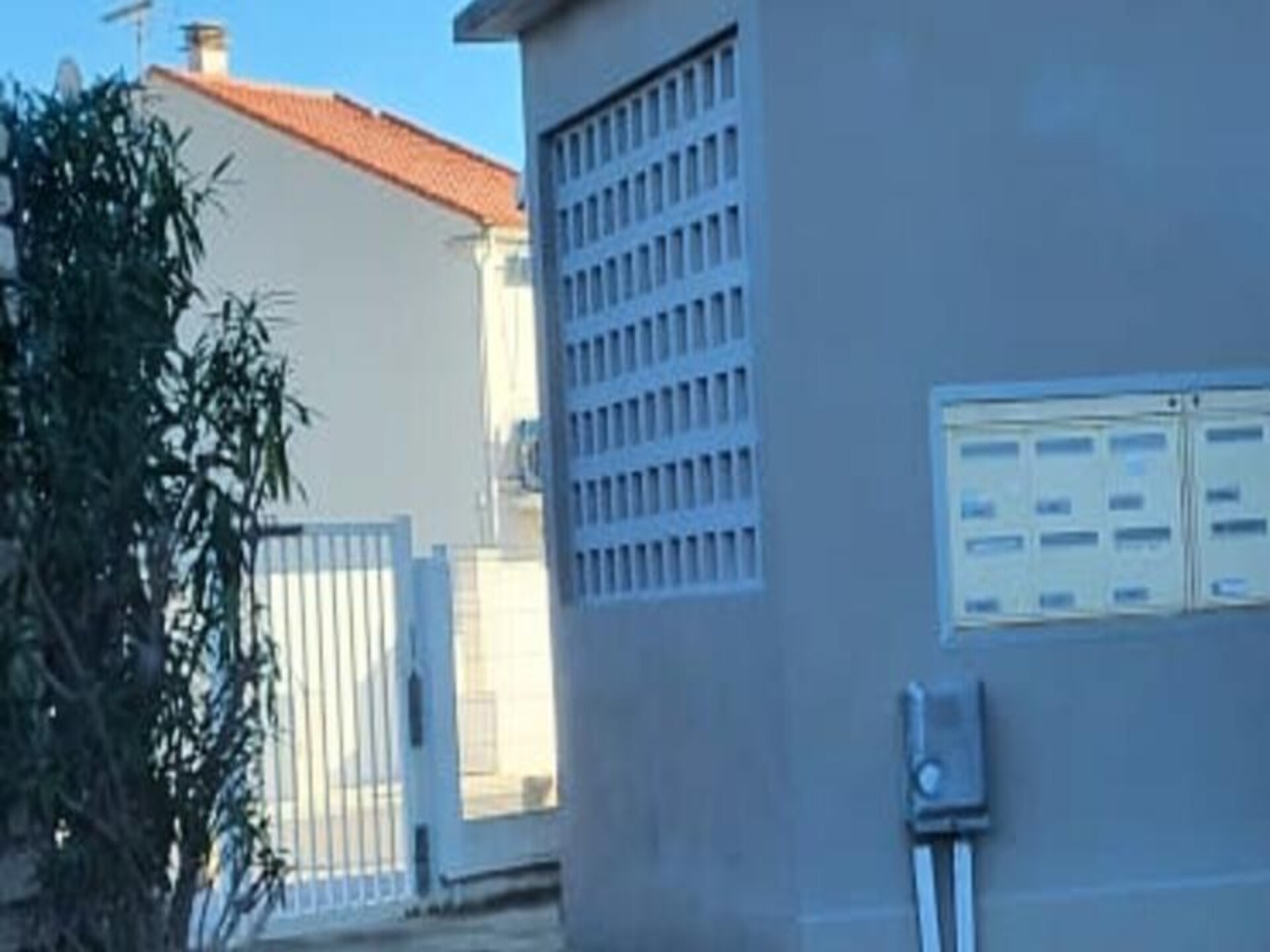 Modern appartement op 200m van strand Le Grau du Roi met tuin - foto 36