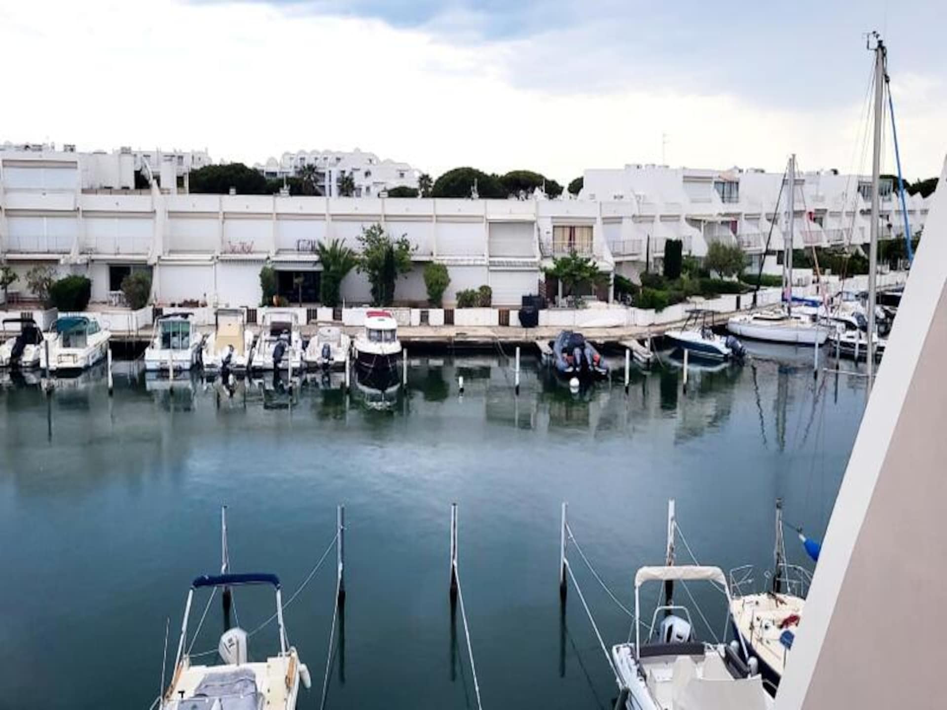 Appartement aan jachthaven Le Grau du Roi met uitzicht over het water - foto 8