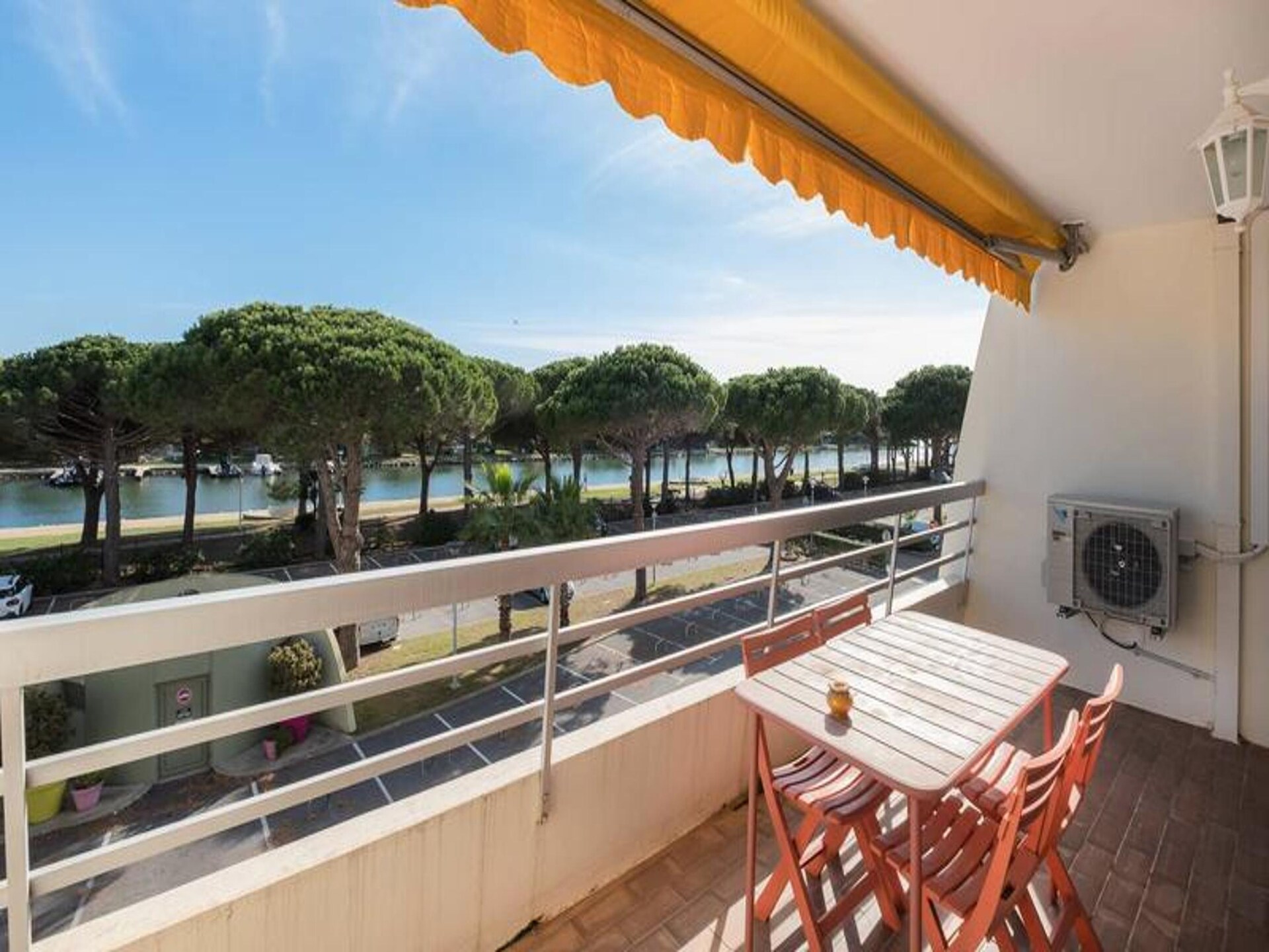 Appartement aan het kanaal met terras en directe strandtoegang in Le Grau du Roi - foto 17