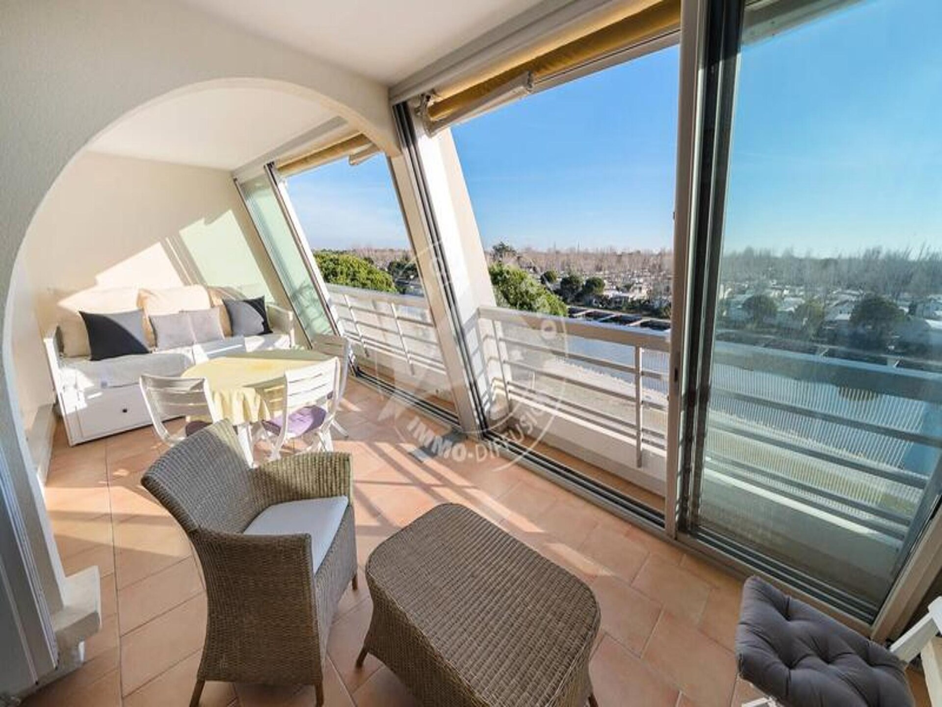 Licht appartement met grote loggia en uitzicht op zee bij Le Grau du Roi - foto 4