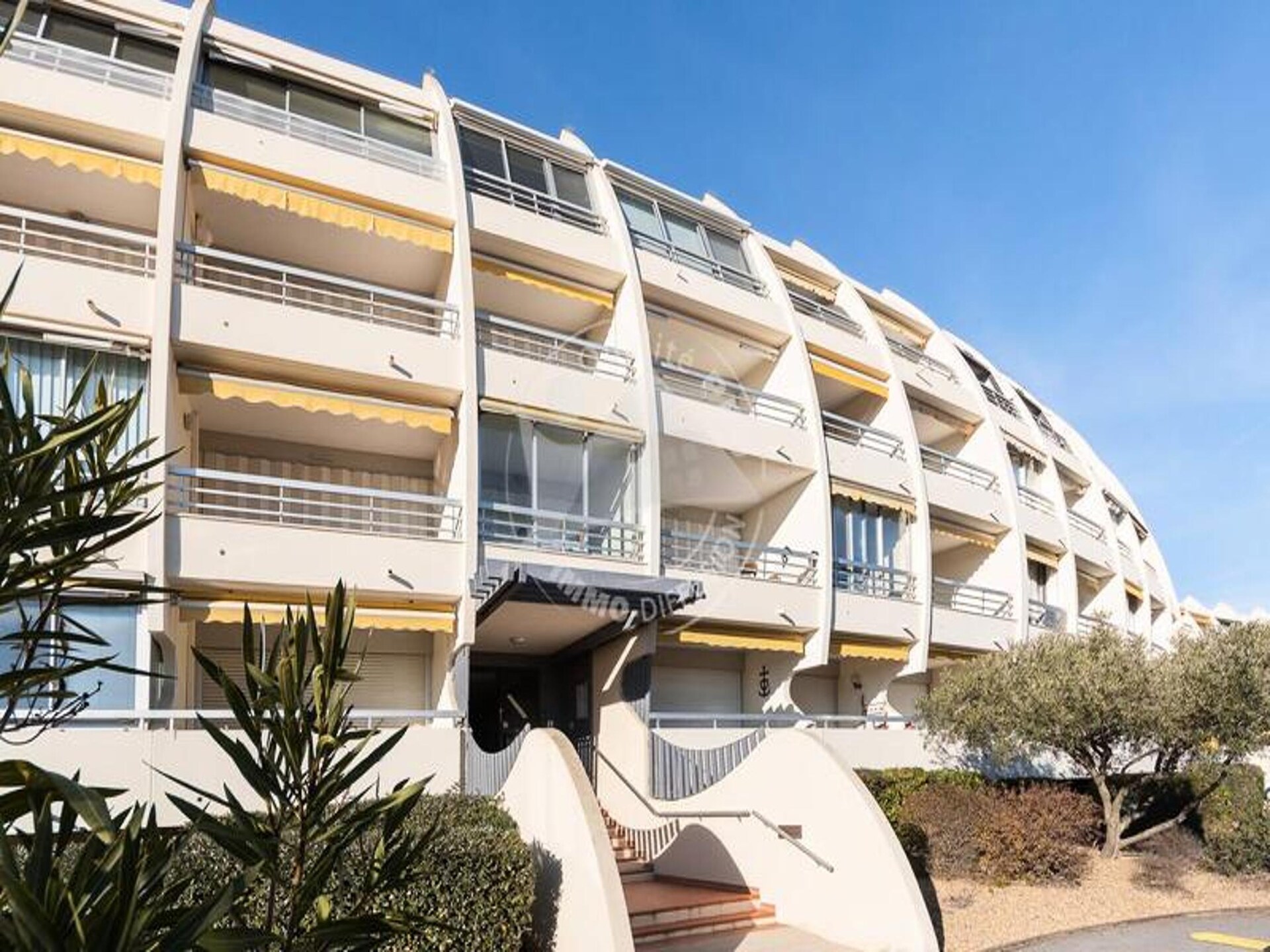 Licht appartement met grote loggia en uitzicht op zee bij Le Grau du Roi - foto 23