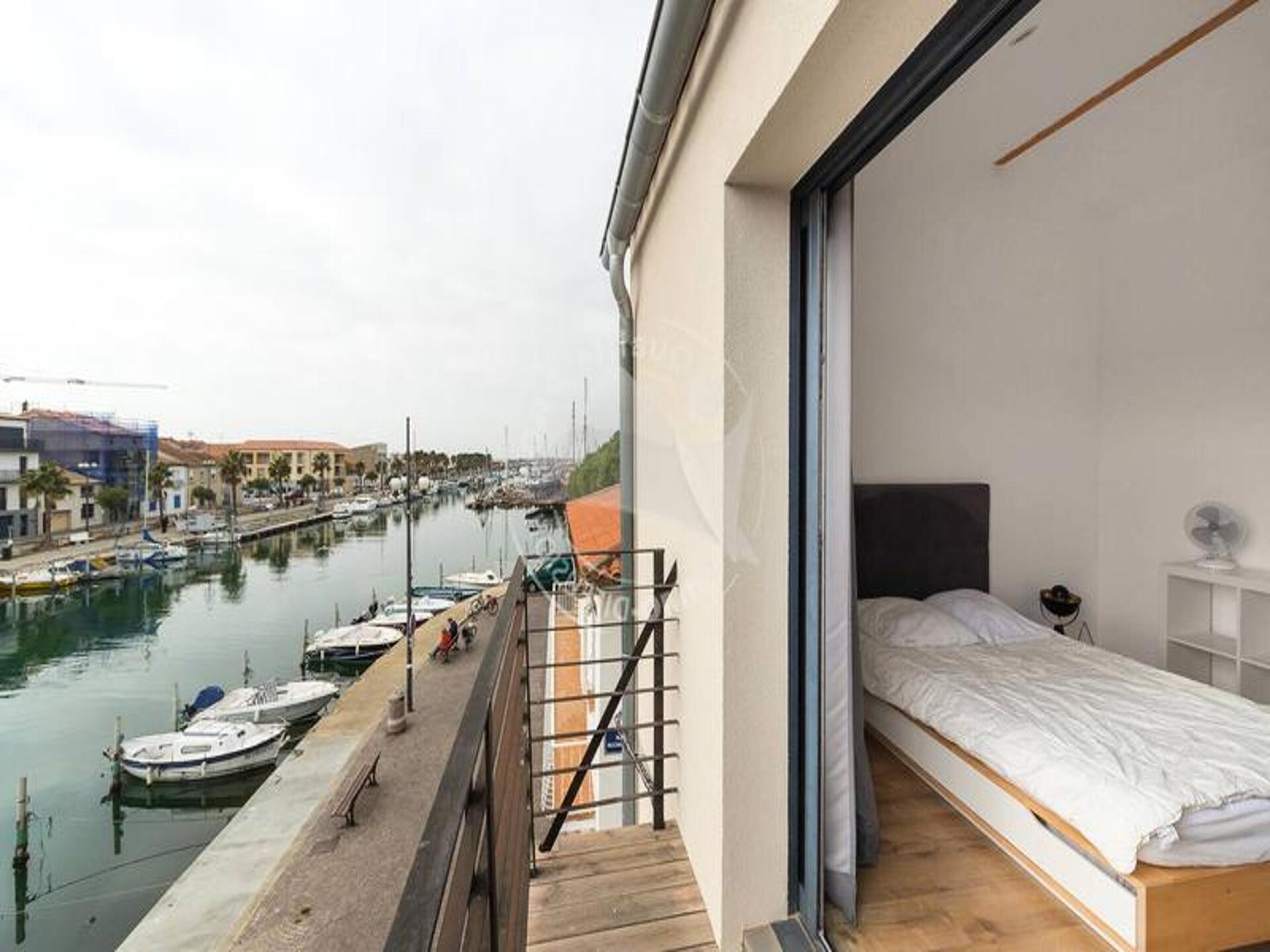 Duplex aan de haven: vakantieappartement met kanaalzicht in Le Grau du Roi - foto 13