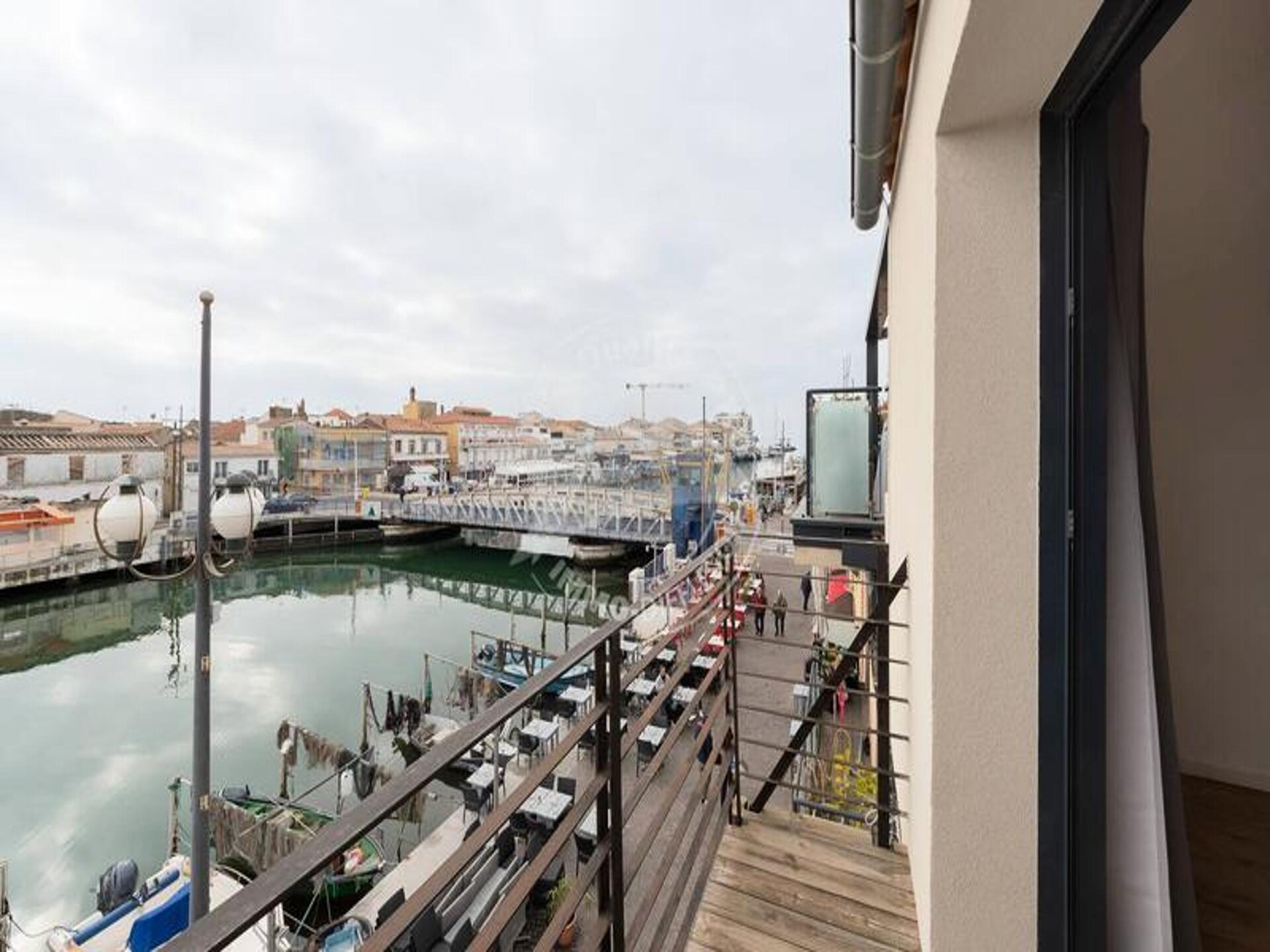 Duplex aan de haven: vakantieappartement met kanaalzicht in Le Grau du Roi - foto 18