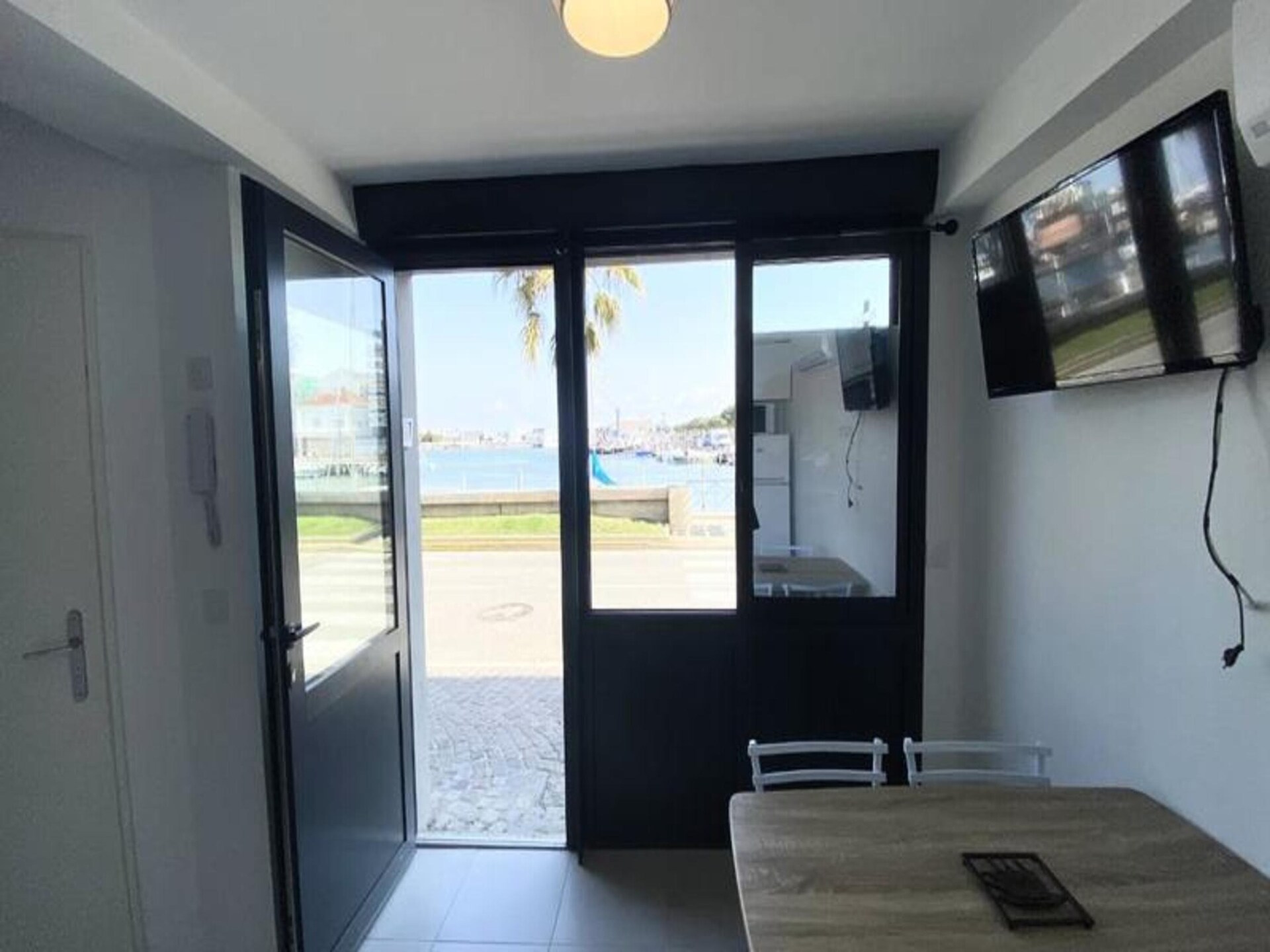Knus studio-appartement aan de gracht in Le Grau du Roi - foto 11