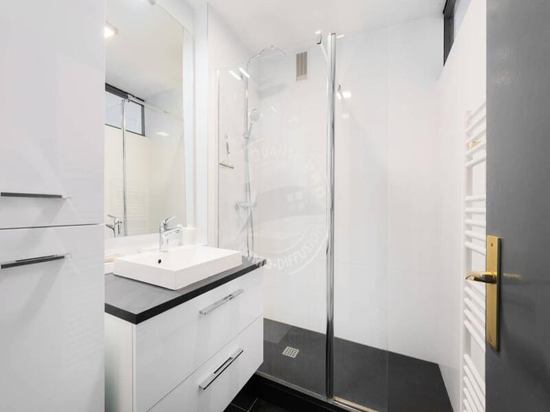 Gerenoveerd appartement met zeezicht op 800m van centrum Le Grau du Roi - foto 16