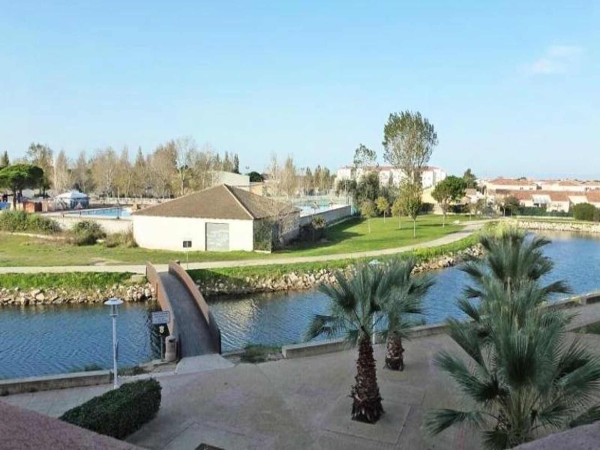Appartement aan het Meer van Salonika met Zwembad, vlakbij Strand - foto 15