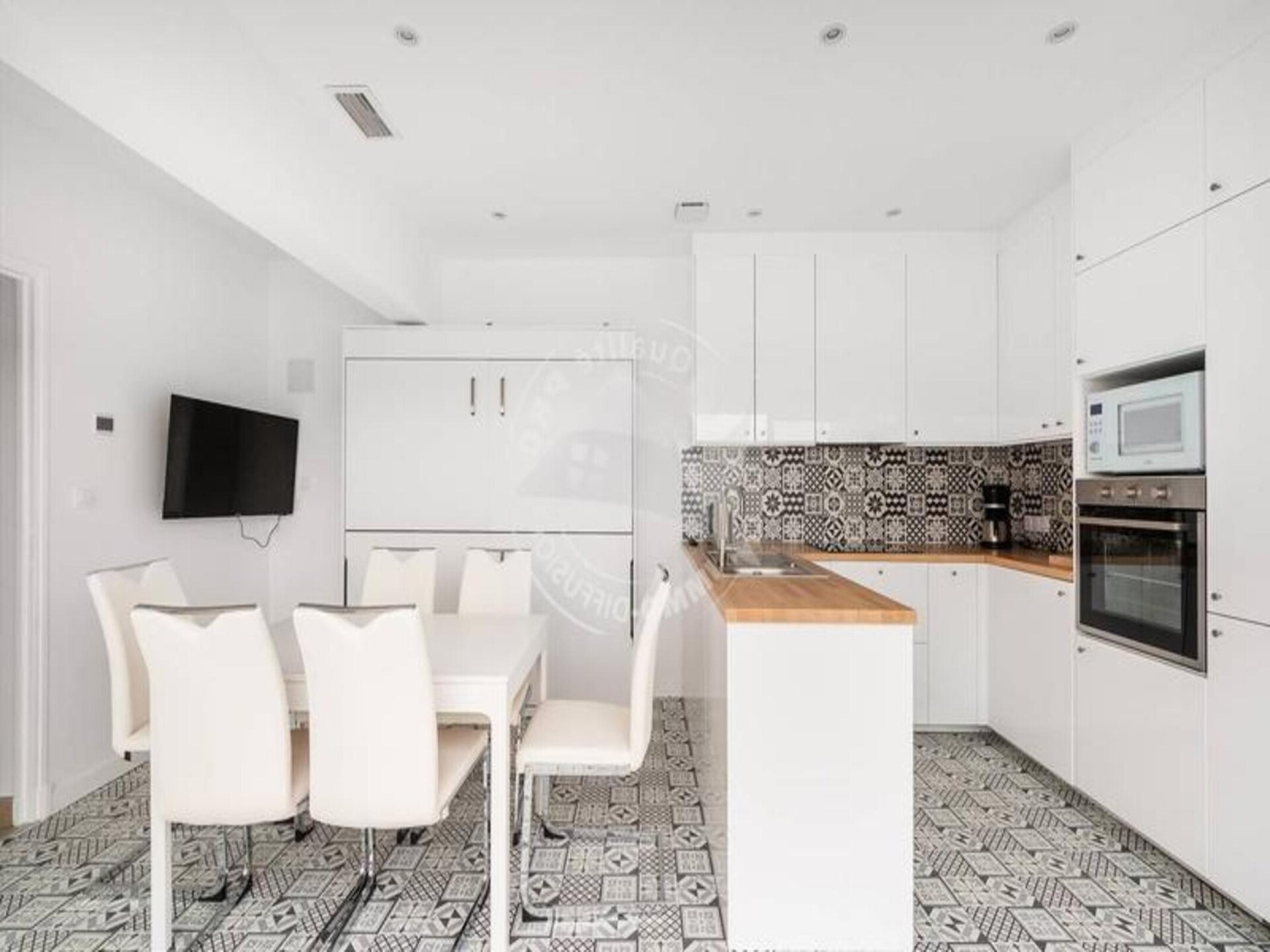 Gerenoveerd appartement met groot terras op 200m van het strand in Le Grau du Roi - foto 2