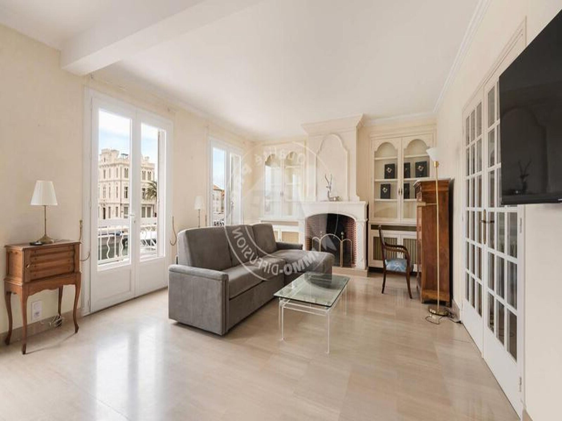 Licht appartement op 1e etage met balkon en zicht op de gracht, 20m van strand - foto 3