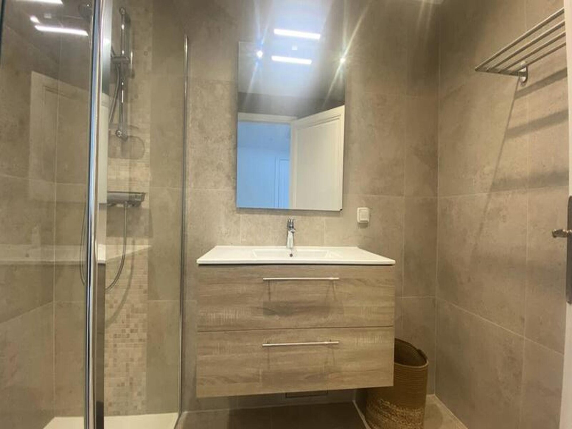Licht appartement op 1e etage met balkon en zicht op de gracht, 20m van strand - foto 19