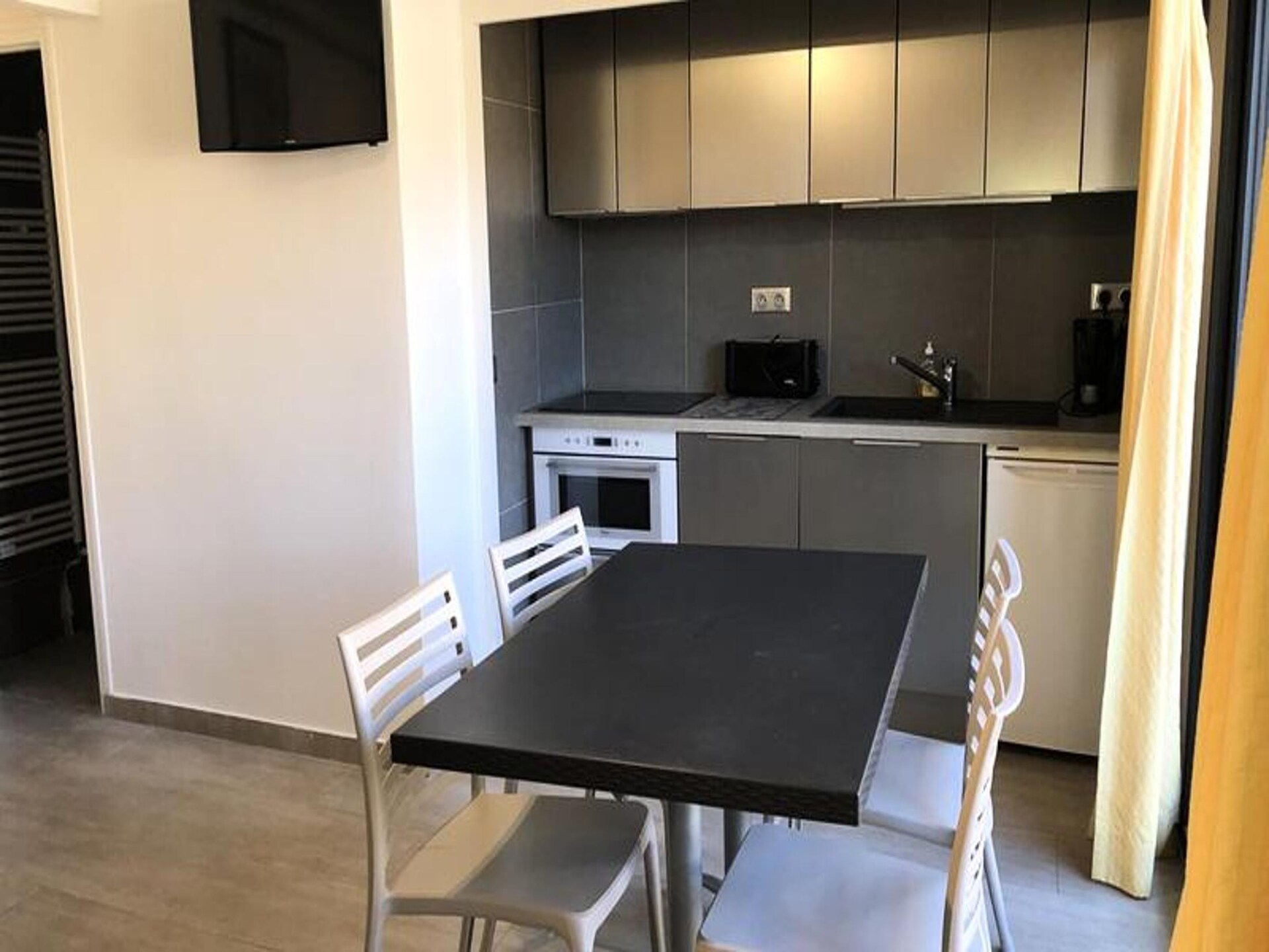 Compact en modern studio-appartement in Huez, vlakbij het centrum - foto 7