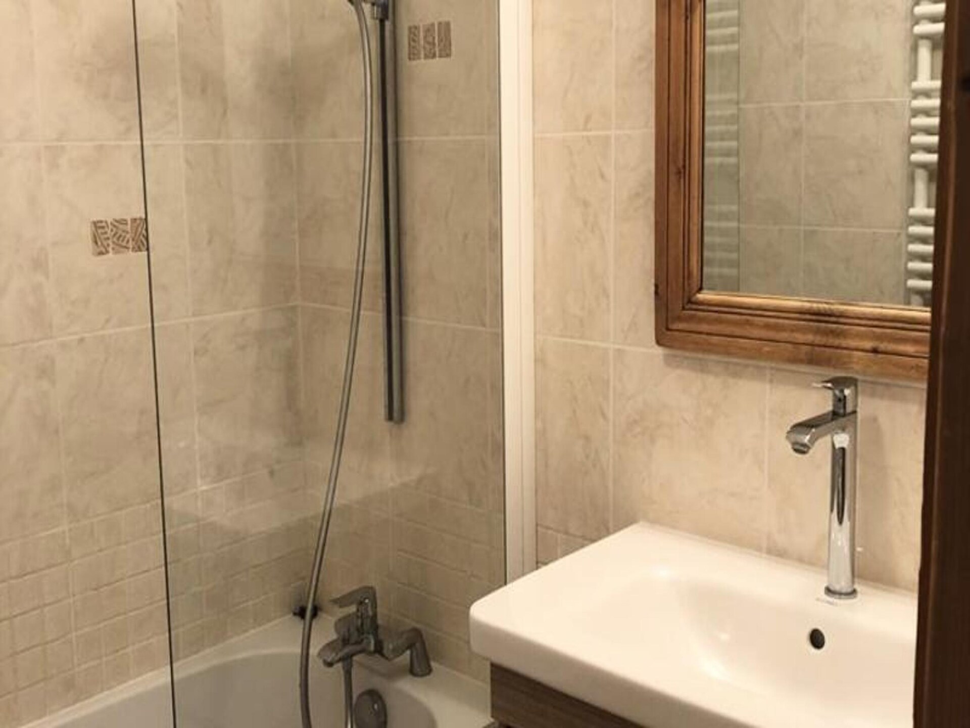 Chalet Alpina: Knus appartement op 43m² direct aan de piste in Huez - foto 24