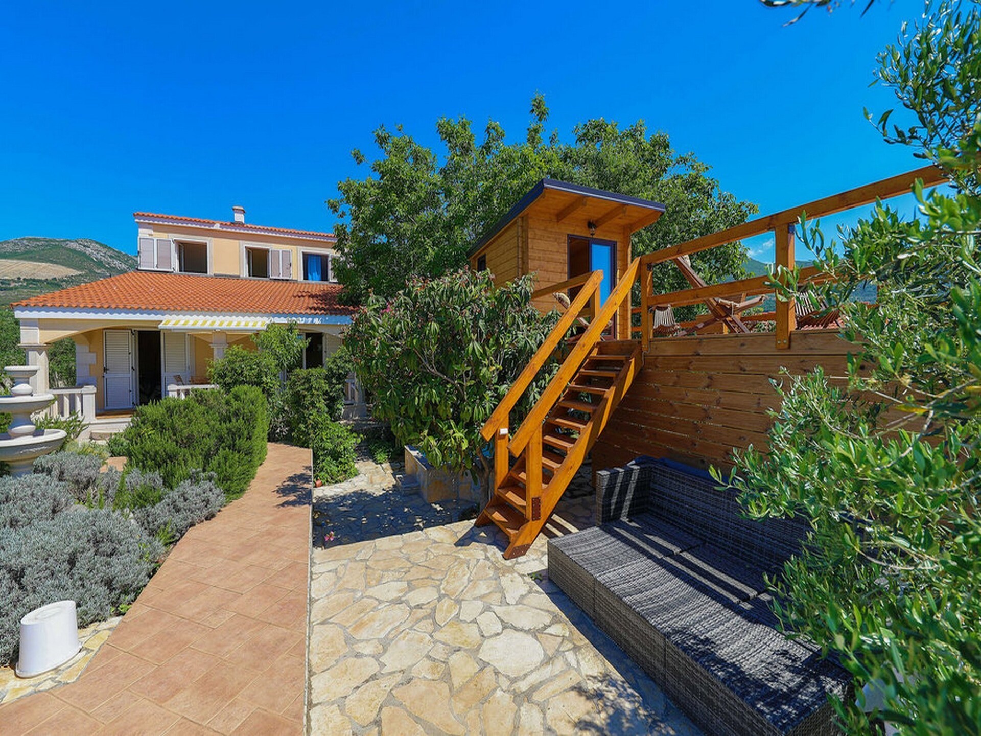 Ruim vakantiehuis met pool en sauna in Kastel Novi voor 10 personen - foto 21