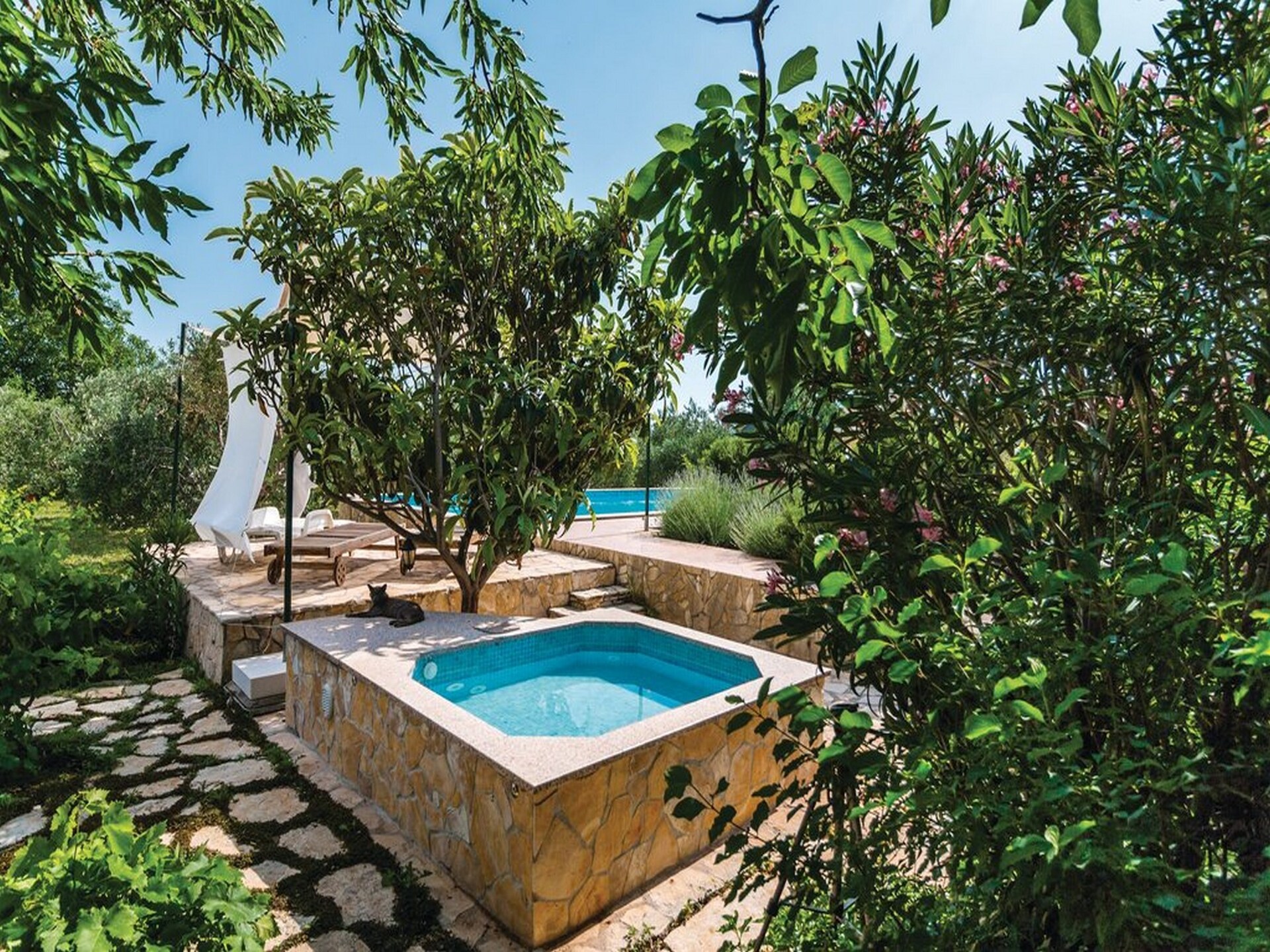 Ruim vakantiehuis met pool en sauna in Kastel Novi voor 10 personen - foto 26